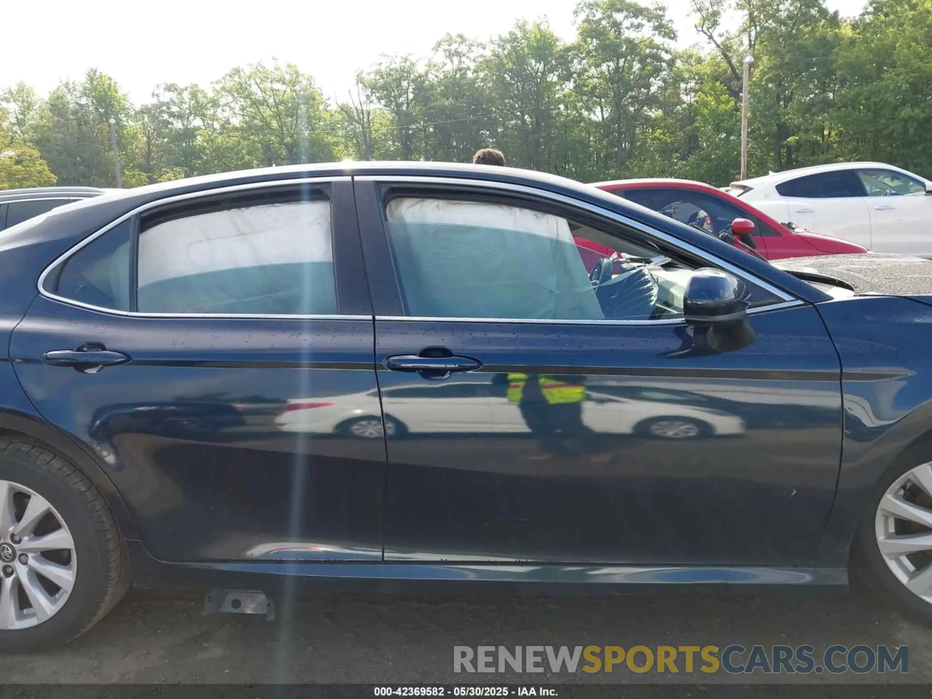 12 Photograph of a damaged car 4T1C11AK8LU871205 TOYOTA CAMRY 2020