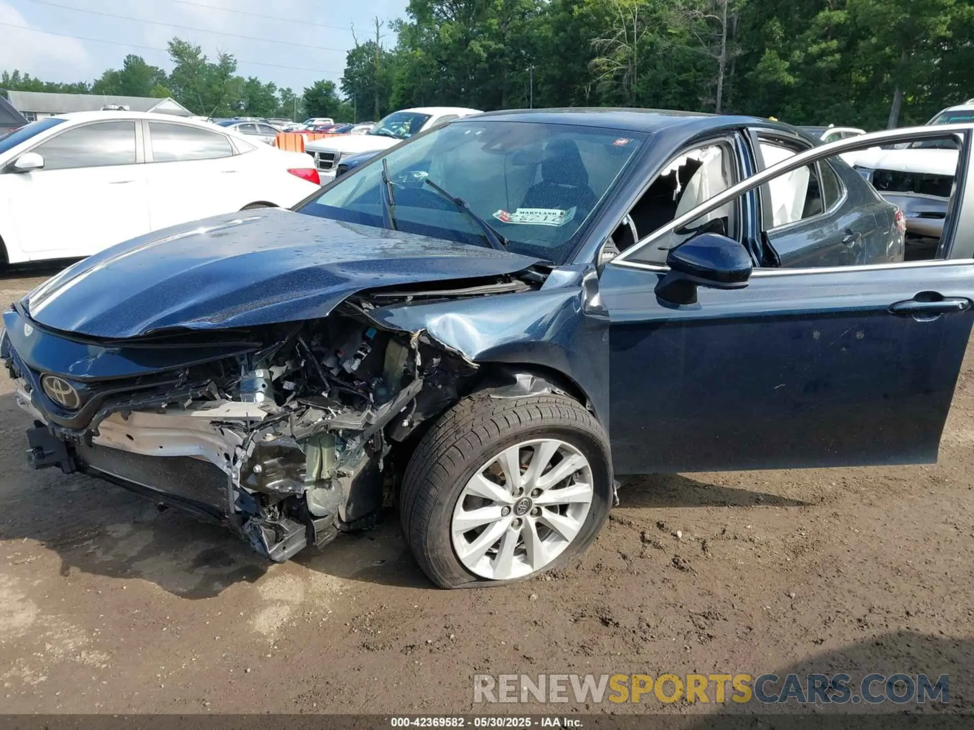 2 Photograph of a damaged car 4T1C11AK8LU871205 TOYOTA CAMRY 2020