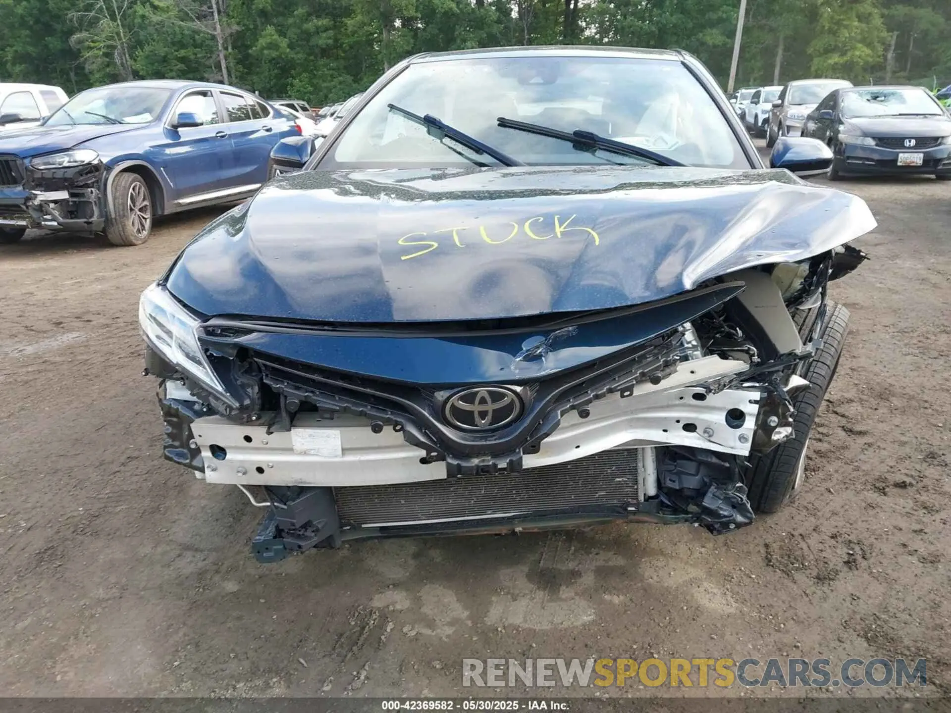 6 Photograph of a damaged car 4T1C11AK8LU871205 TOYOTA CAMRY 2020