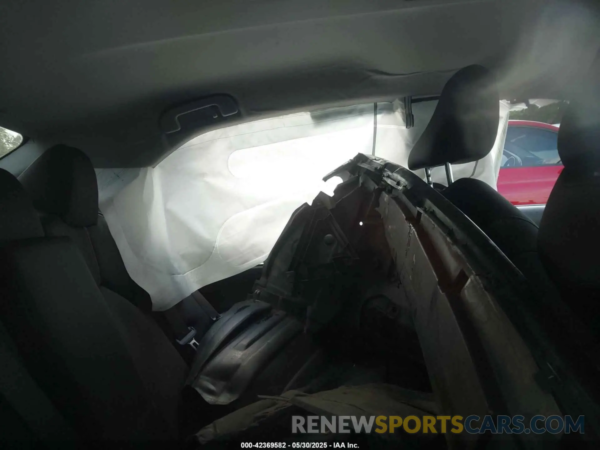 8 Photograph of a damaged car 4T1C11AK8LU871205 TOYOTA CAMRY 2020