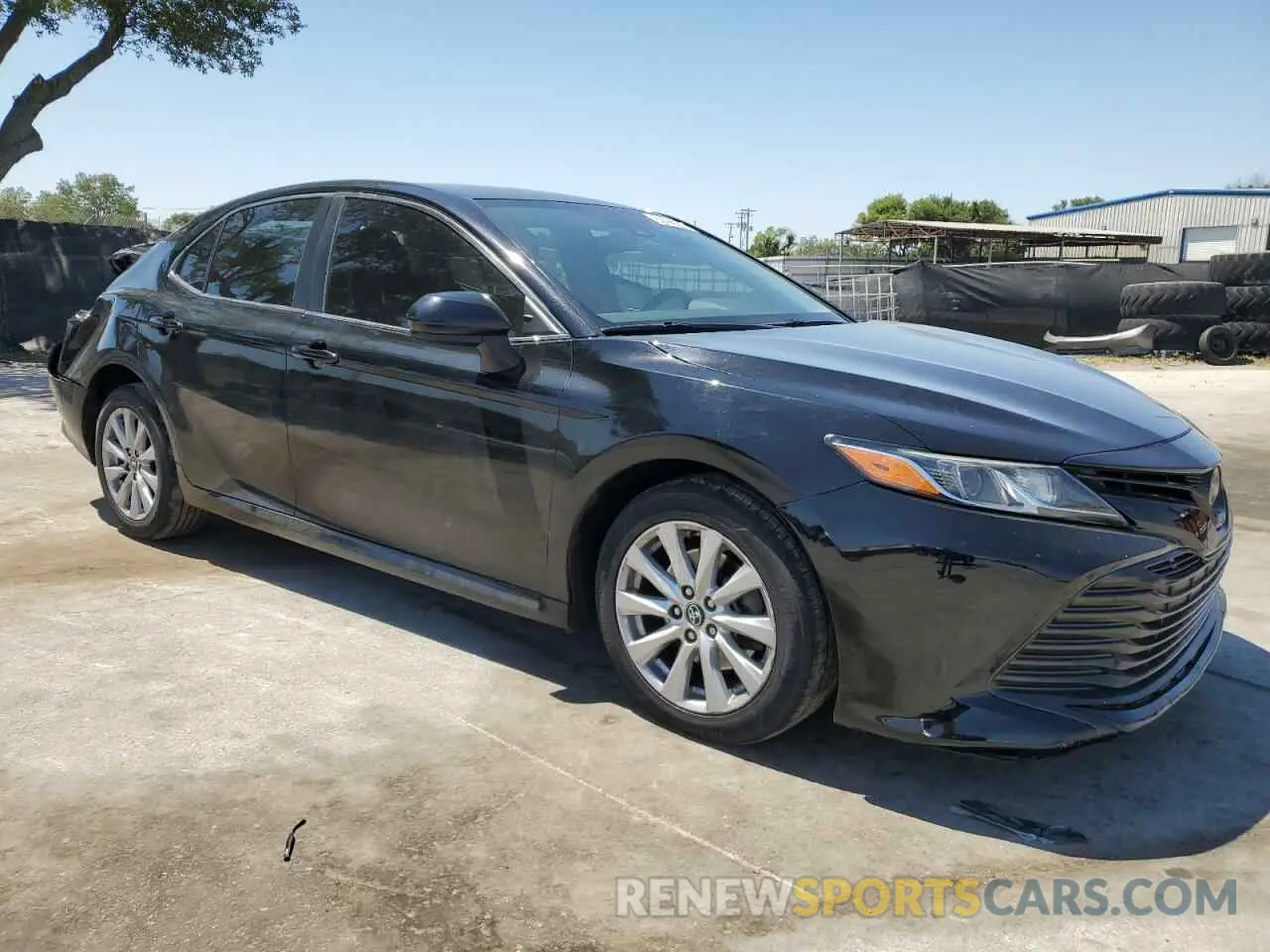 4 Photograph of a damaged car 4T1C11AK8LU877411 TOYOTA CAMRY 2020