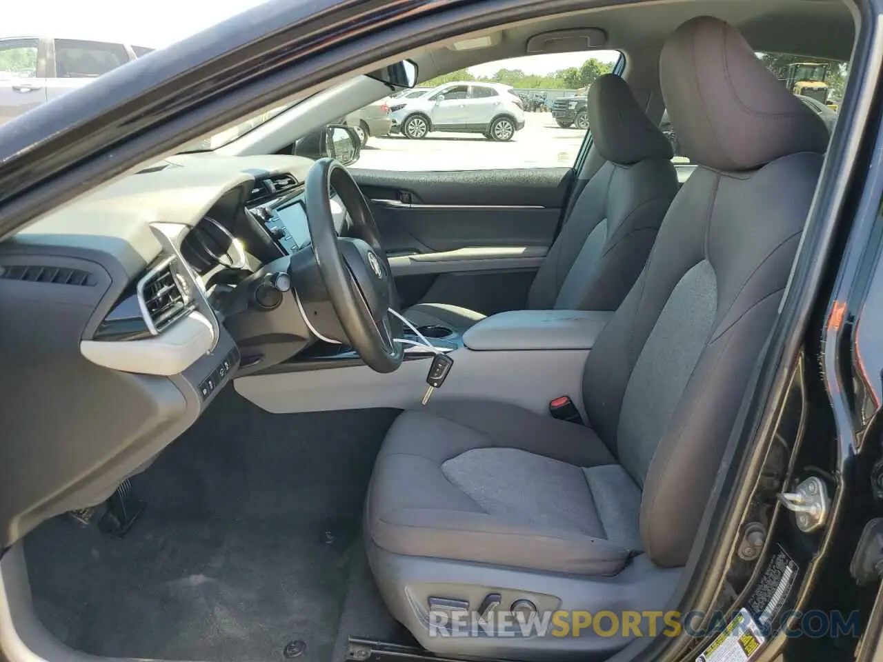 7 Photograph of a damaged car 4T1C11AK8LU877411 TOYOTA CAMRY 2020