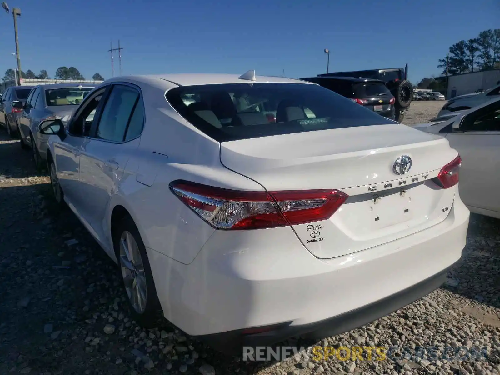 3 Photograph of a damaged car 4T1C11AK8LU881071 TOYOTA CAMRY 2020