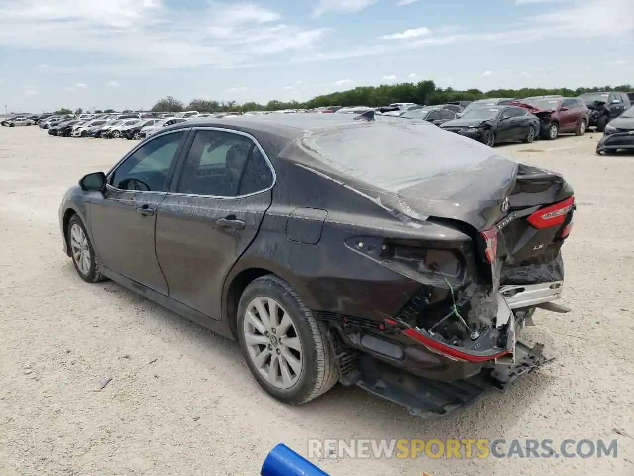 3 Photograph of a damaged car 4T1C11AK8LU890059 TOYOTA CAMRY 2020