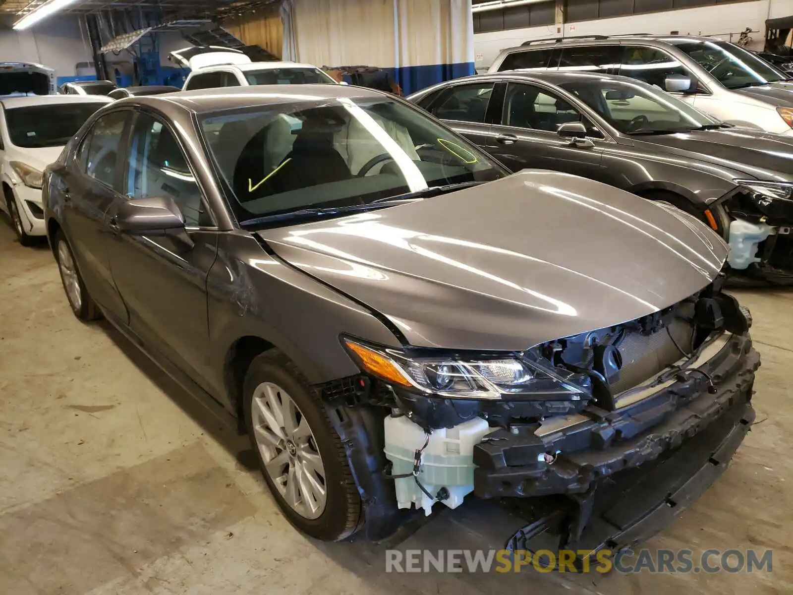 1 Photograph of a damaged car 4T1C11AK8LU917115 TOYOTA CAMRY 2020