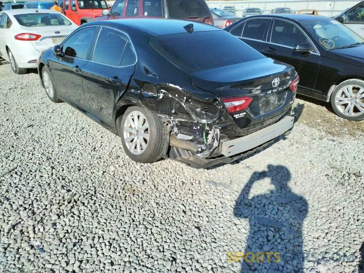 3 Photograph of a damaged car 4T1C11AK8LU917809 TOYOTA CAMRY 2020