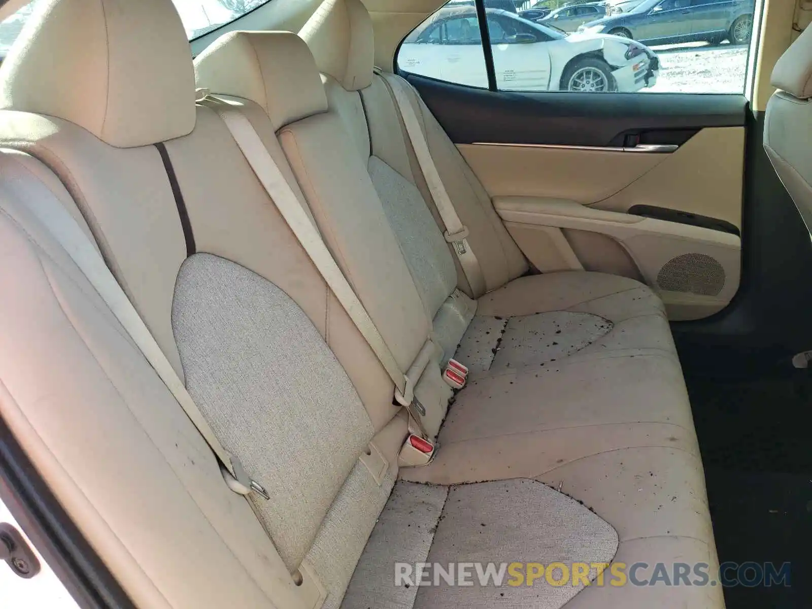 6 Photograph of a damaged car 4T1C11AK8LU920130 TOYOTA CAMRY 2020