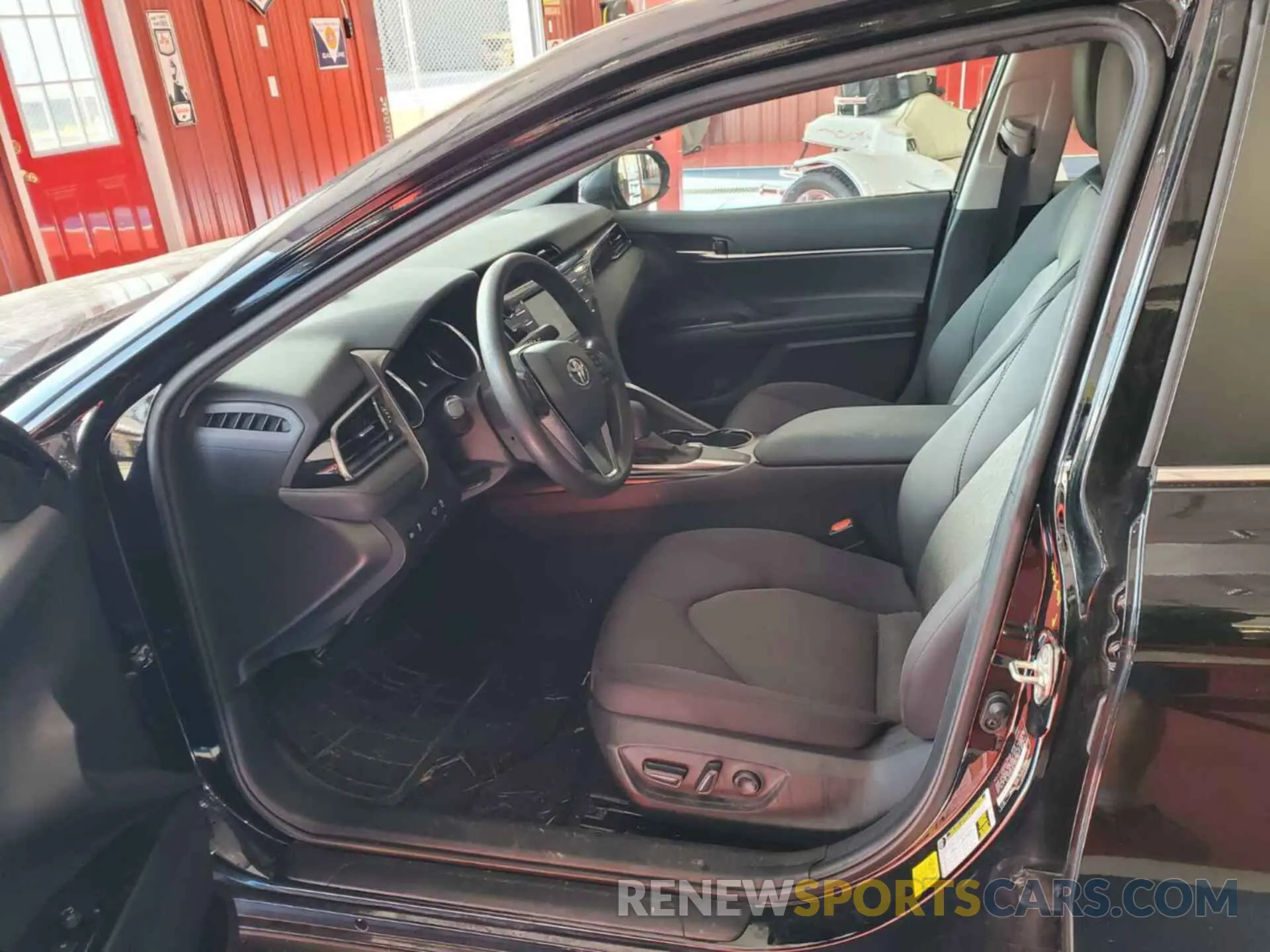 20 Photograph of a damaged car 4T1C11AK8LU926008 TOYOTA CAMRY 2020