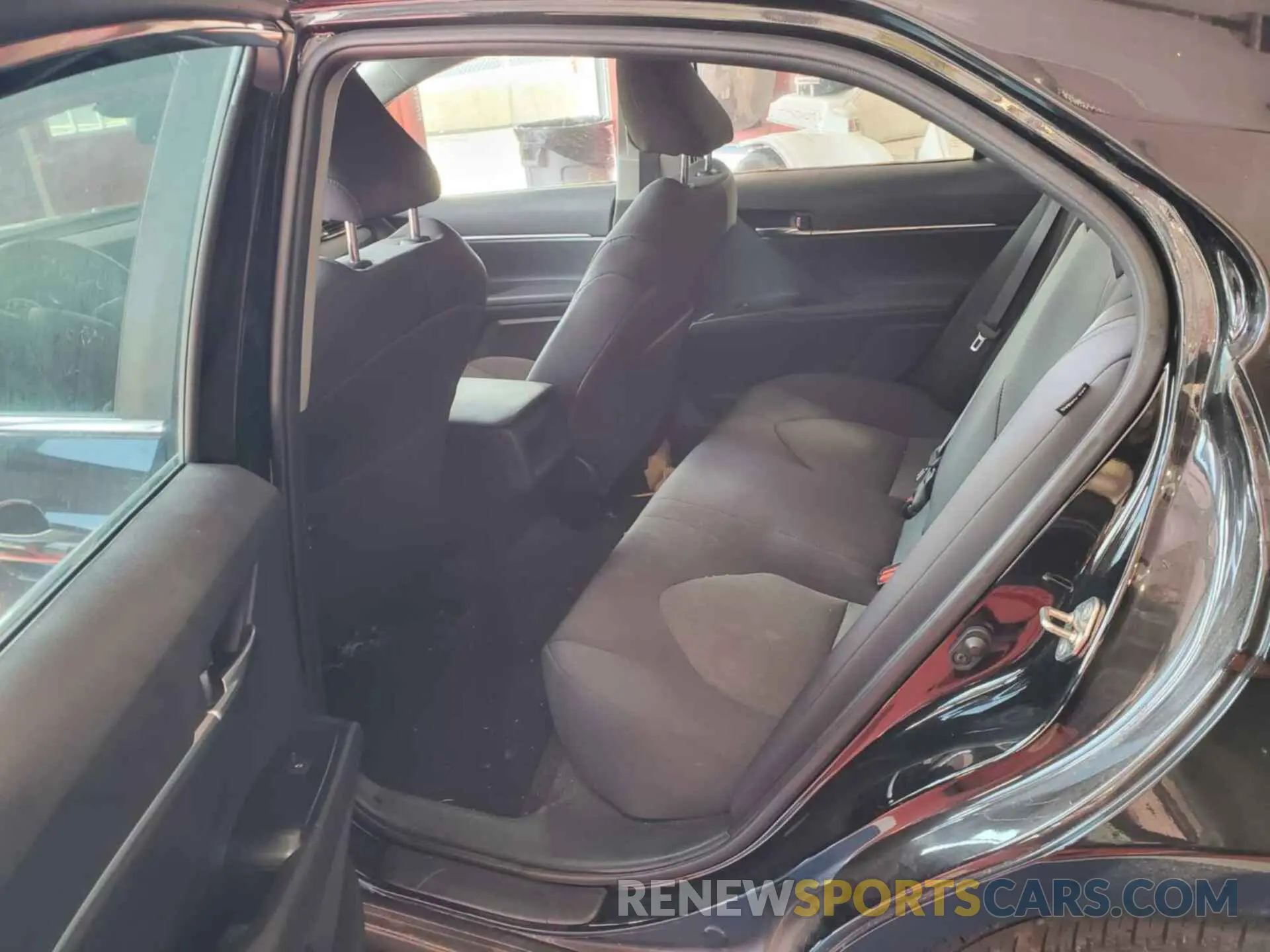 6 Photograph of a damaged car 4T1C11AK8LU926008 TOYOTA CAMRY 2020
