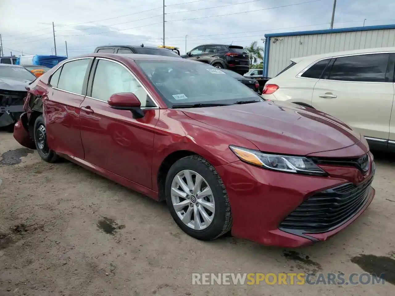 4 Photograph of a damaged car 4T1C11AK8LU927210 TOYOTA CAMRY 2020