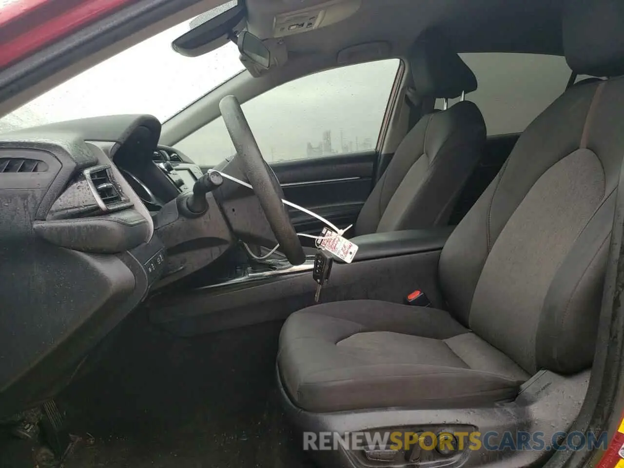 7 Photograph of a damaged car 4T1C11AK8LU930348 TOYOTA CAMRY 2020