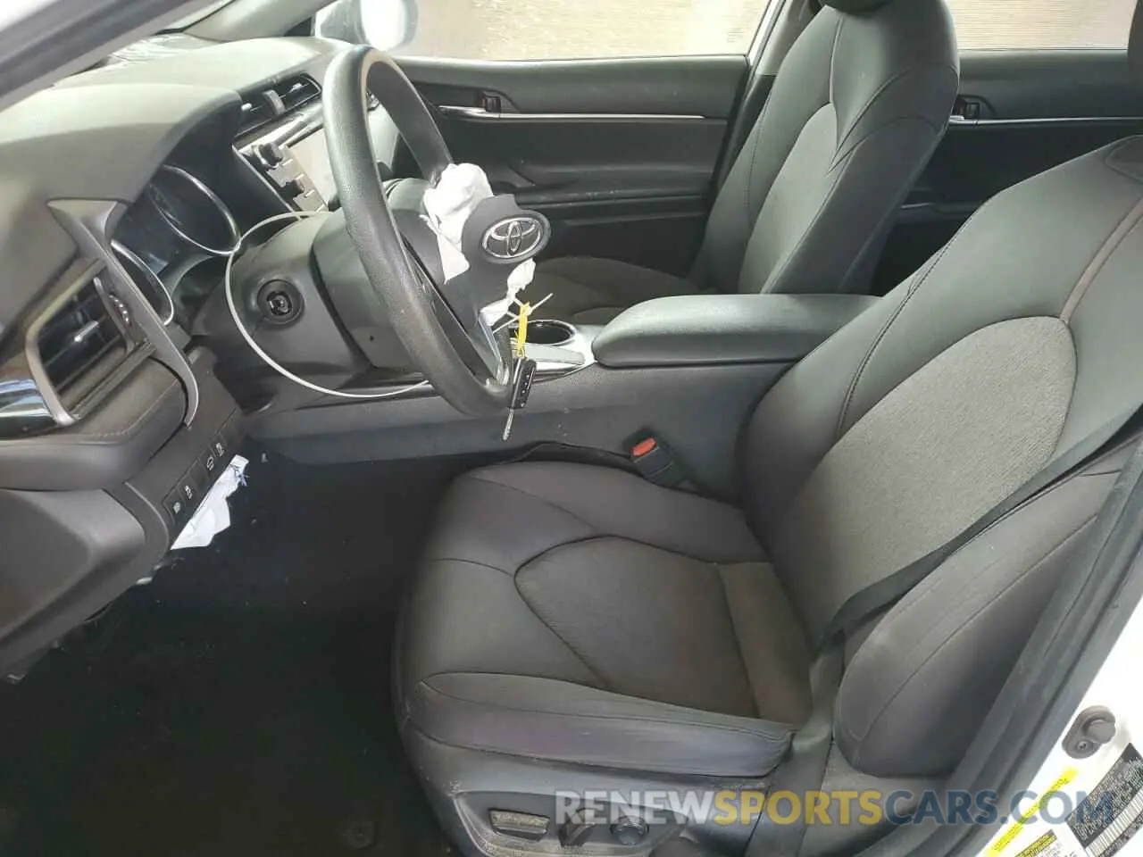7 Photograph of a damaged car 4T1C11AK8LU931287 TOYOTA CAMRY 2020