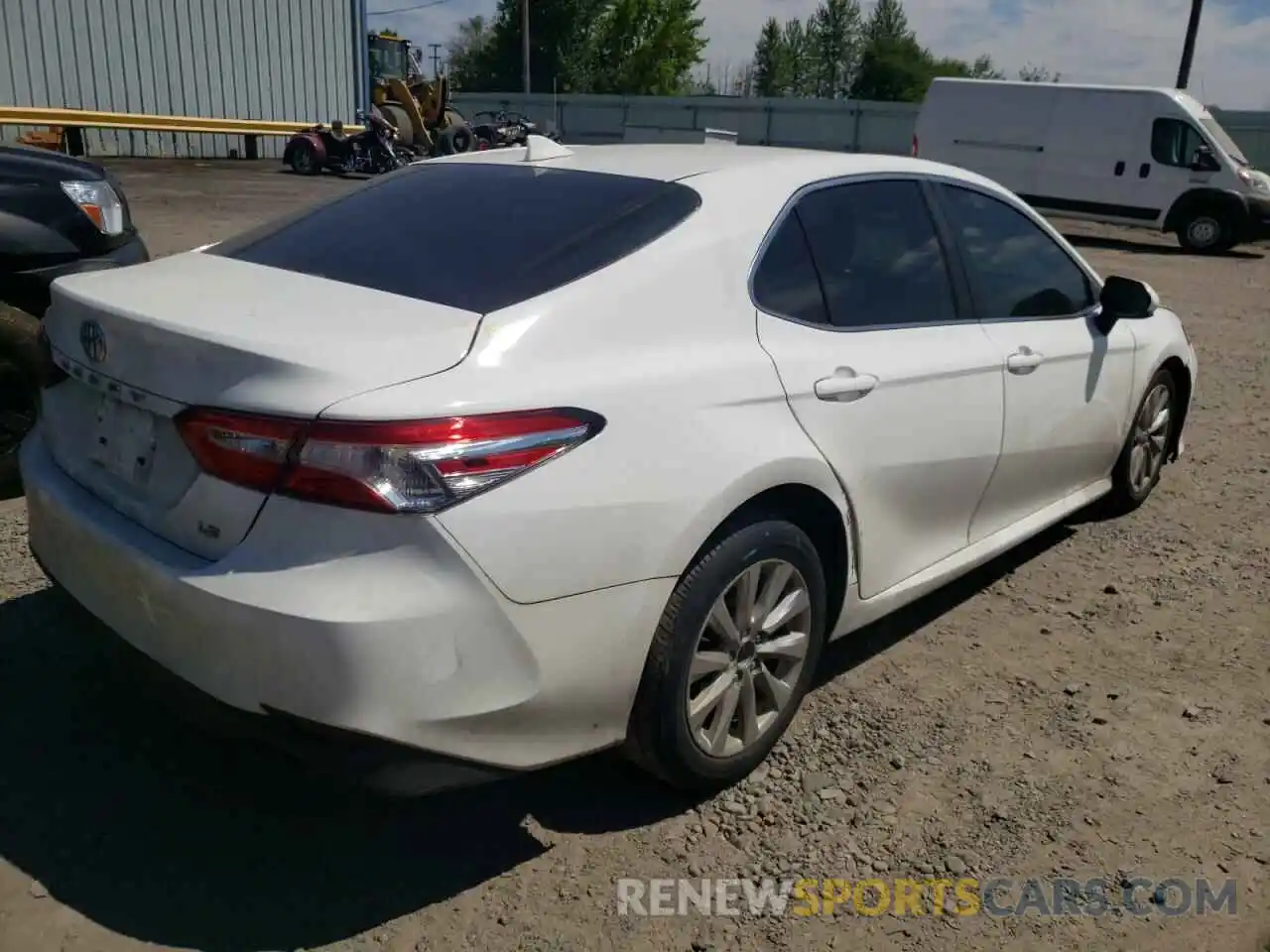 4 Photograph of a damaged car 4T1C11AK8LU935758 TOYOTA CAMRY 2020