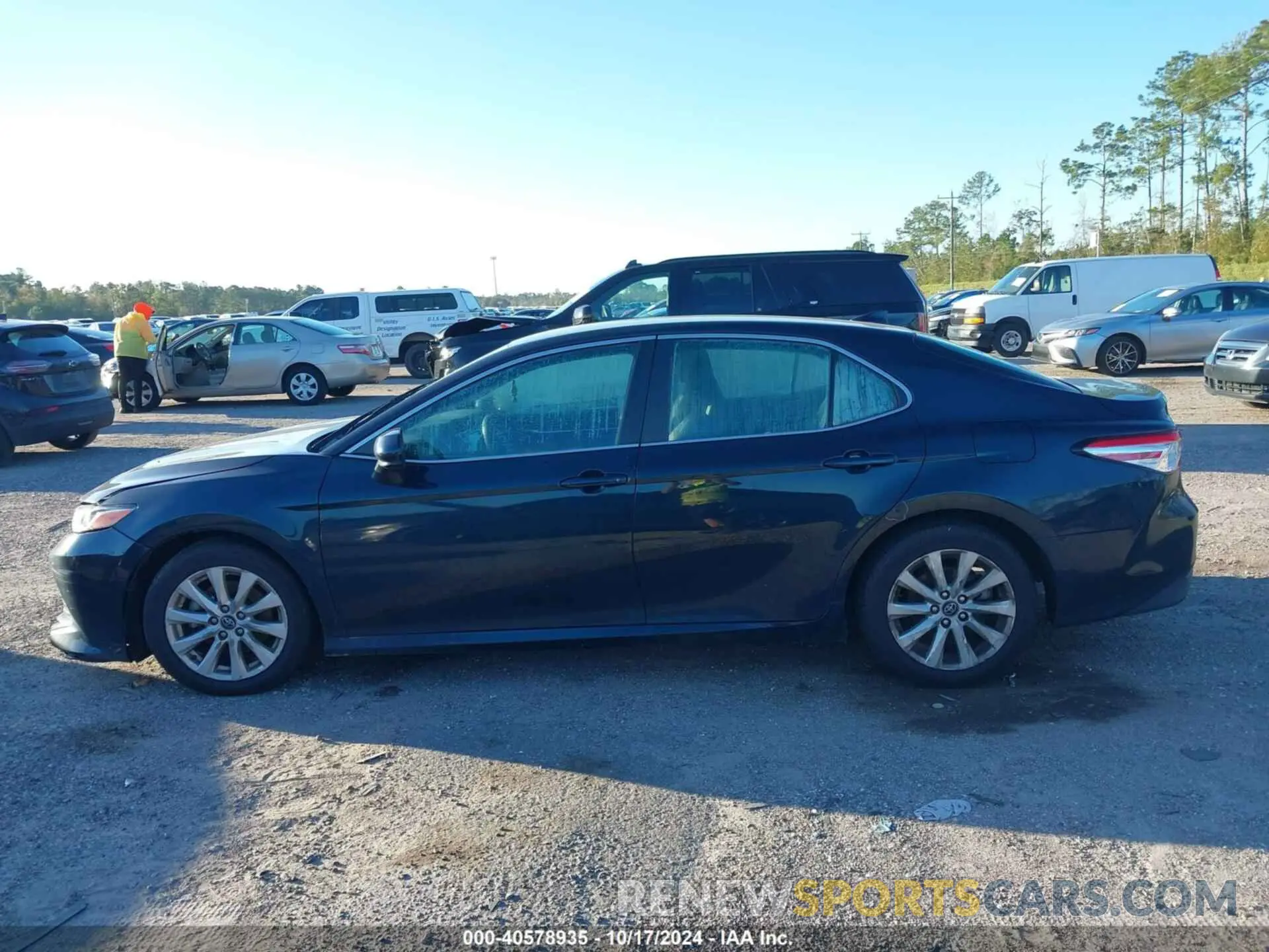 14 Photograph of a damaged car 4T1C11AK8LU936473 TOYOTA CAMRY 2020