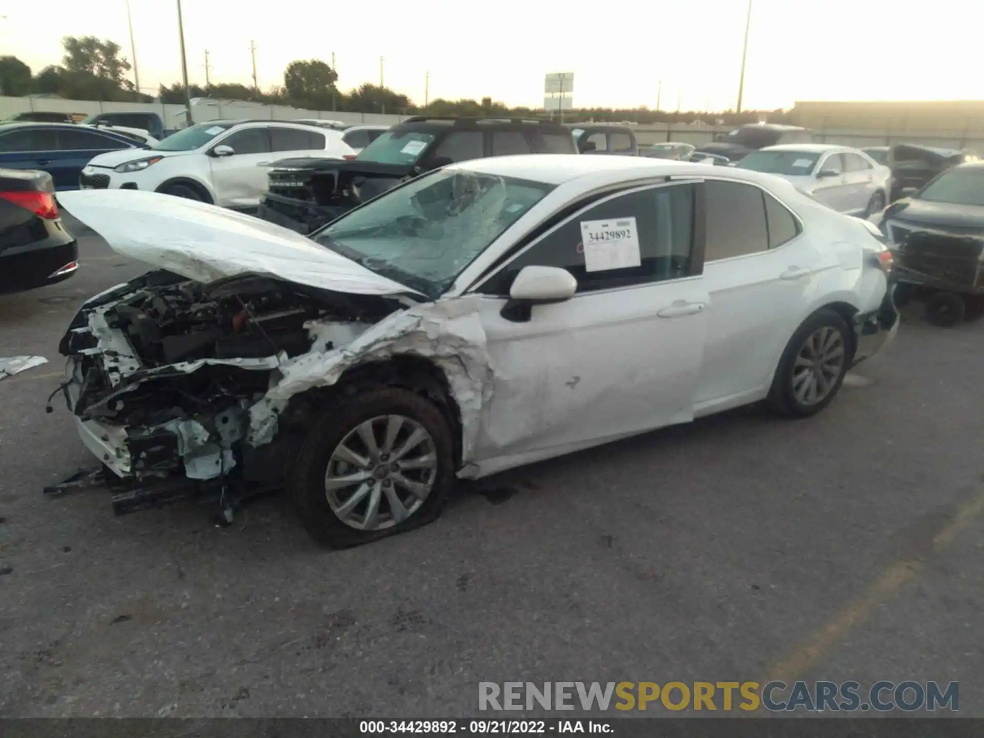 2 Photograph of a damaged car 4T1C11AK8LU960157 TOYOTA CAMRY 2020