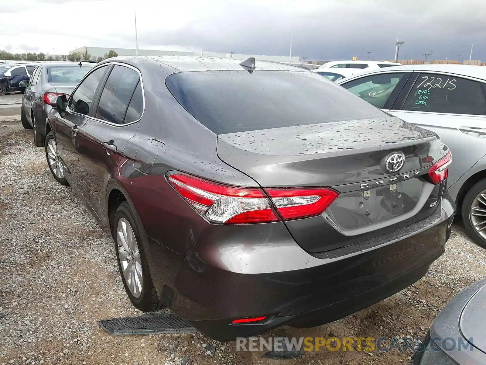 3 Photograph of a damaged car 4T1C11AK8LU960658 TOYOTA CAMRY 2020