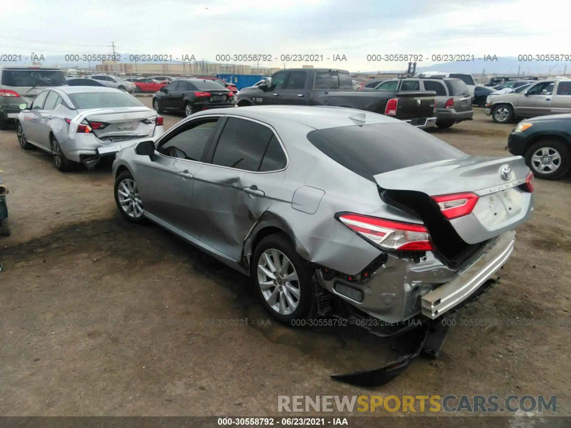 3 Photograph of a damaged car 4T1C11AK8LU966573 TOYOTA CAMRY 2020