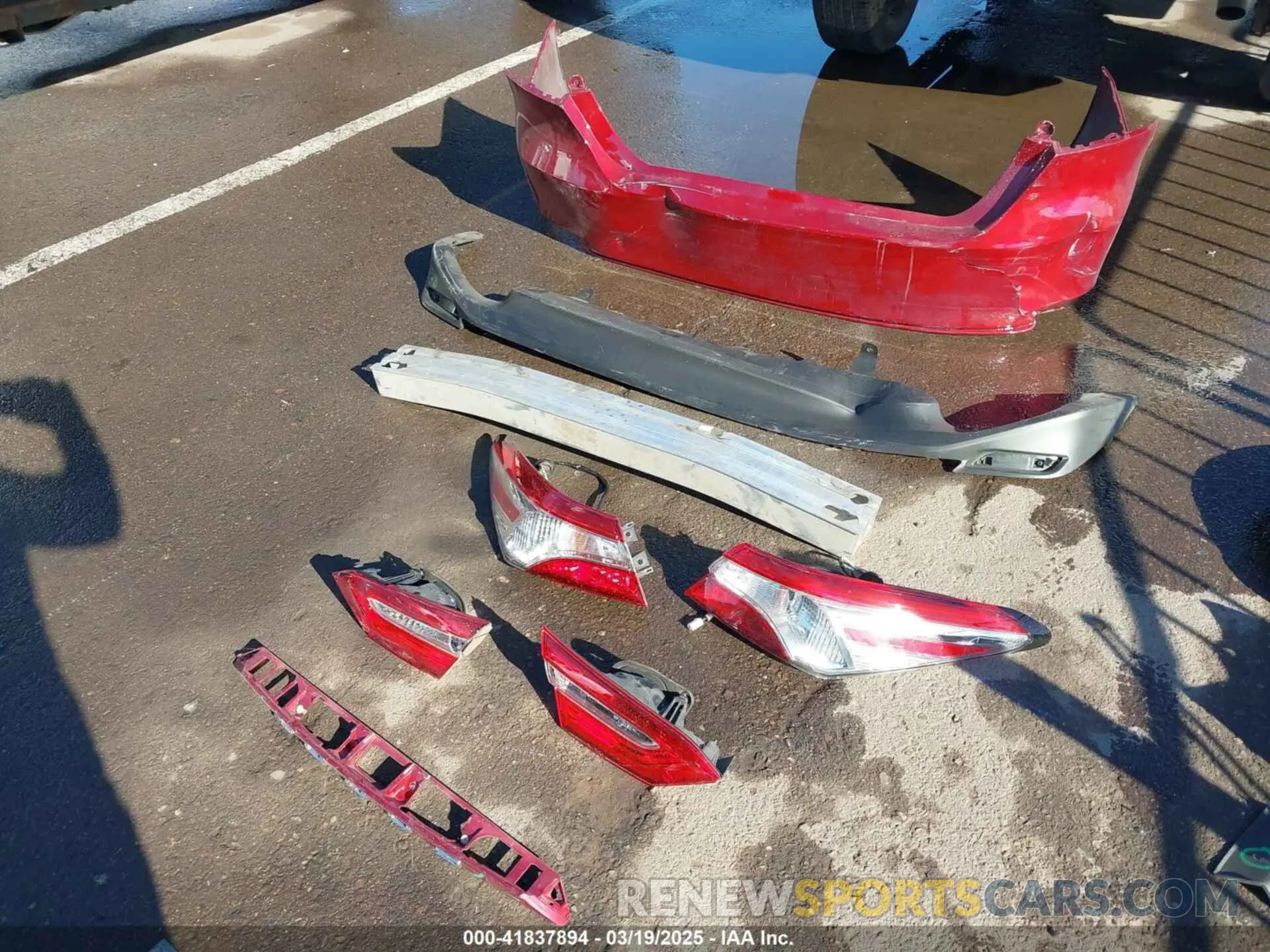 12 Photograph of a damaged car 4T1C11AK9LU311063 TOYOTA CAMRY 2020