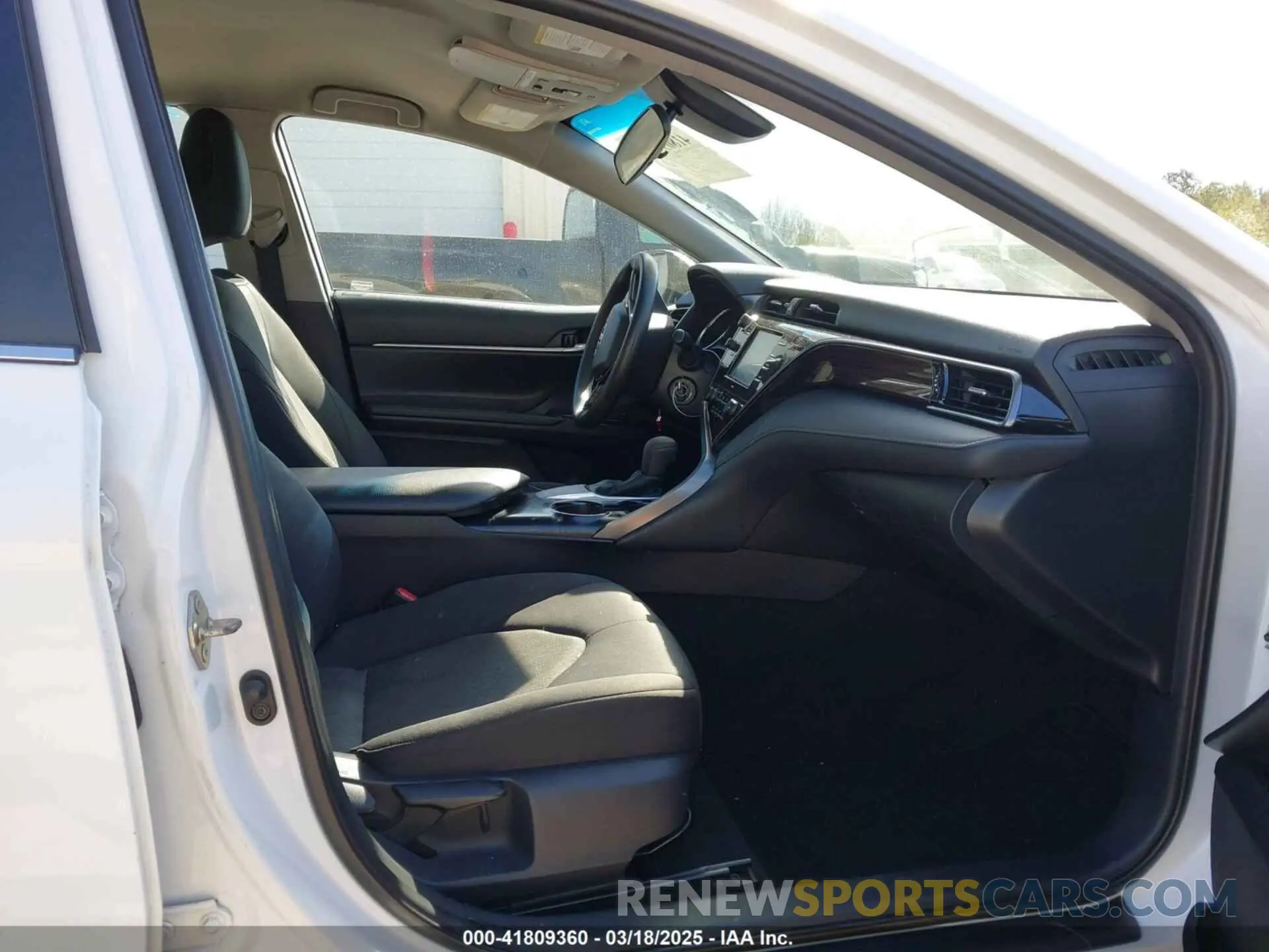 5 Photograph of a damaged car 4T1C11AK9LU315906 TOYOTA CAMRY 2020
