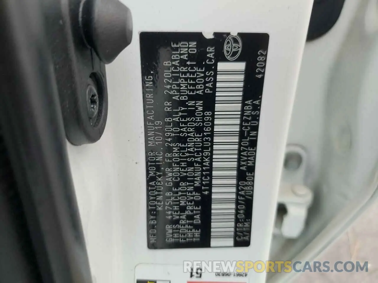 12 Photograph of a damaged car 4T1C11AK9LU316098 TOYOTA CAMRY 2020