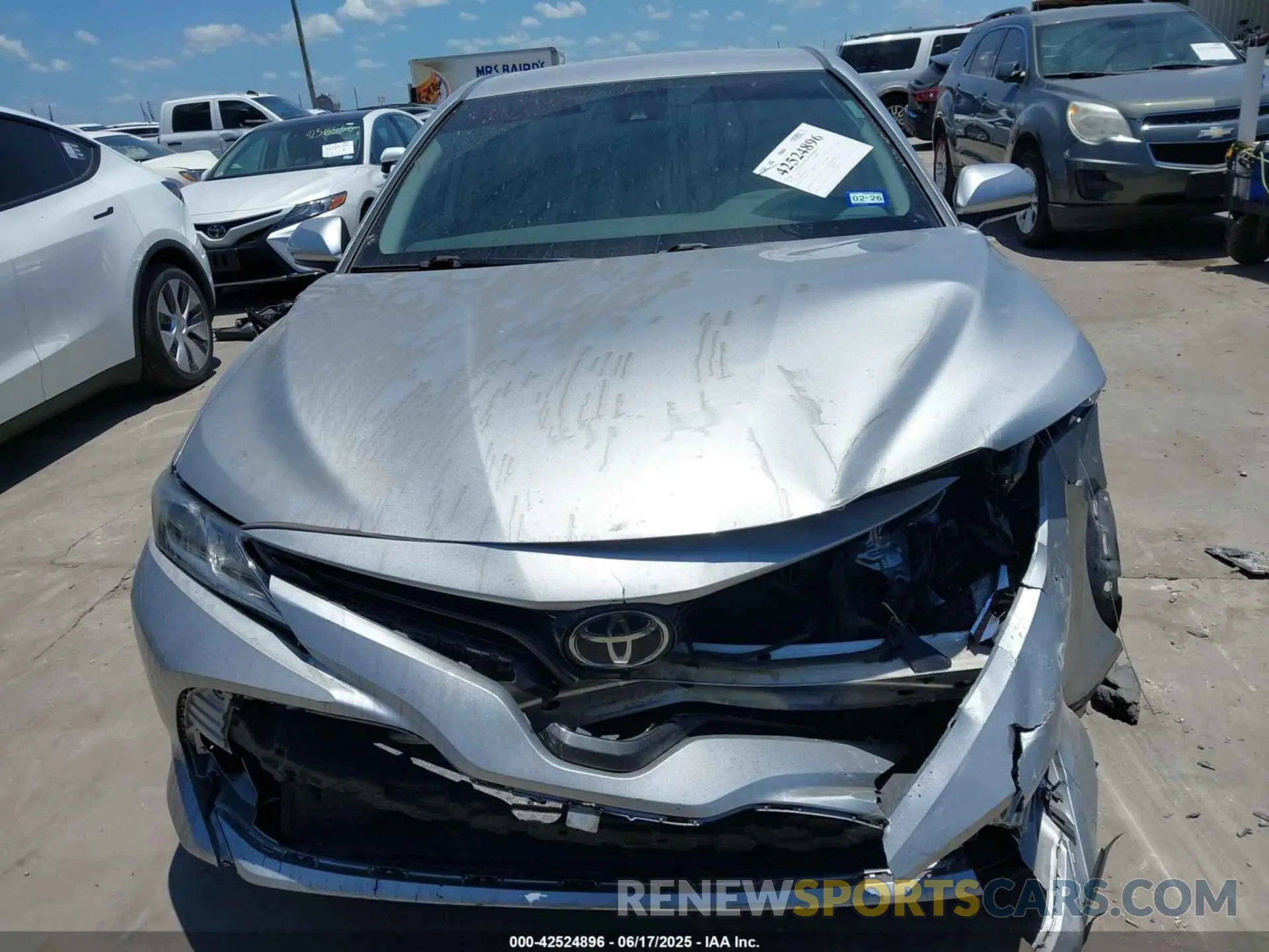 13 Photograph of a damaged car 4T1C11AK9LU319910 TOYOTA CAMRY 2020