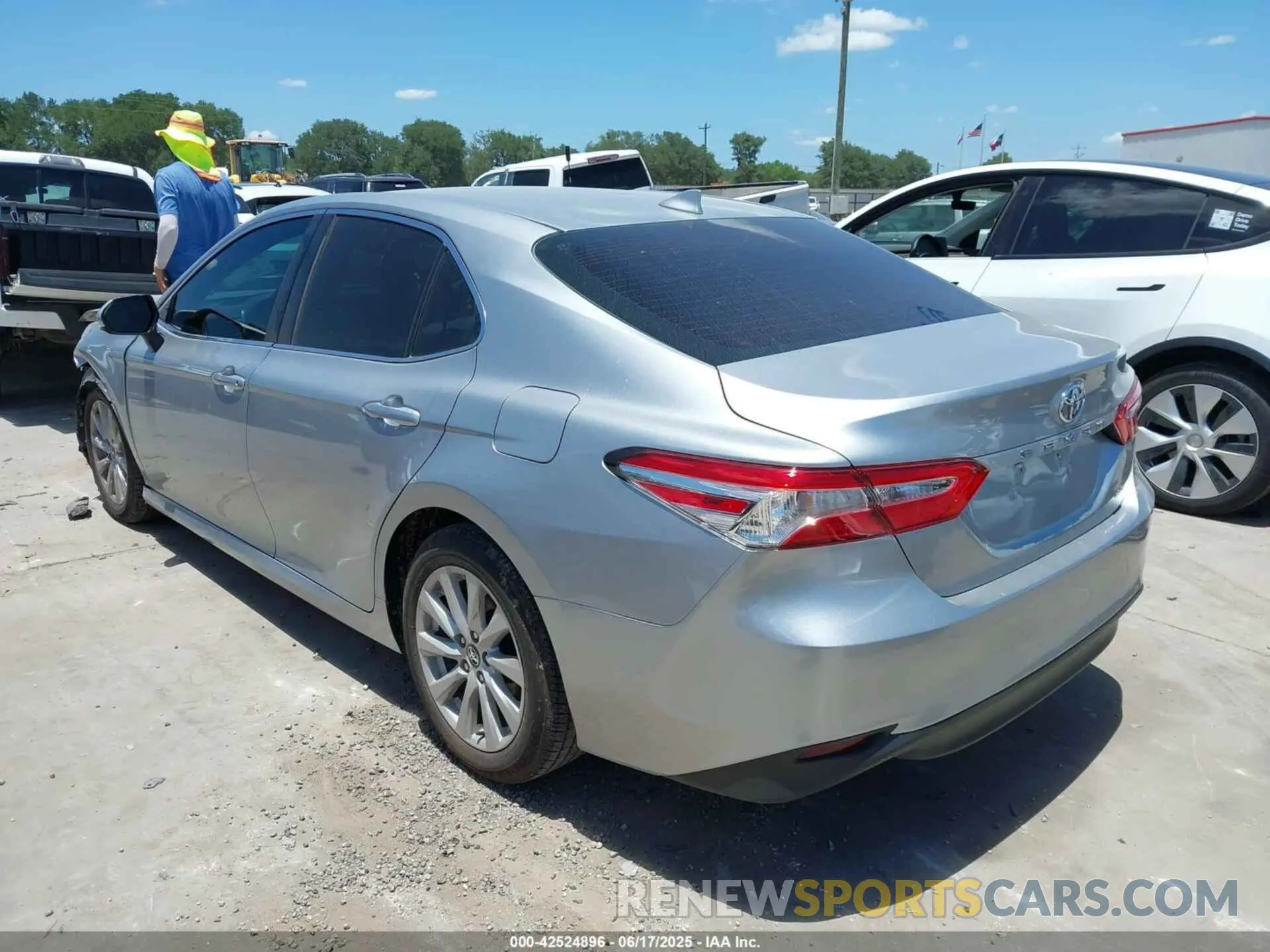 3 Photograph of a damaged car 4T1C11AK9LU319910 TOYOTA CAMRY 2020