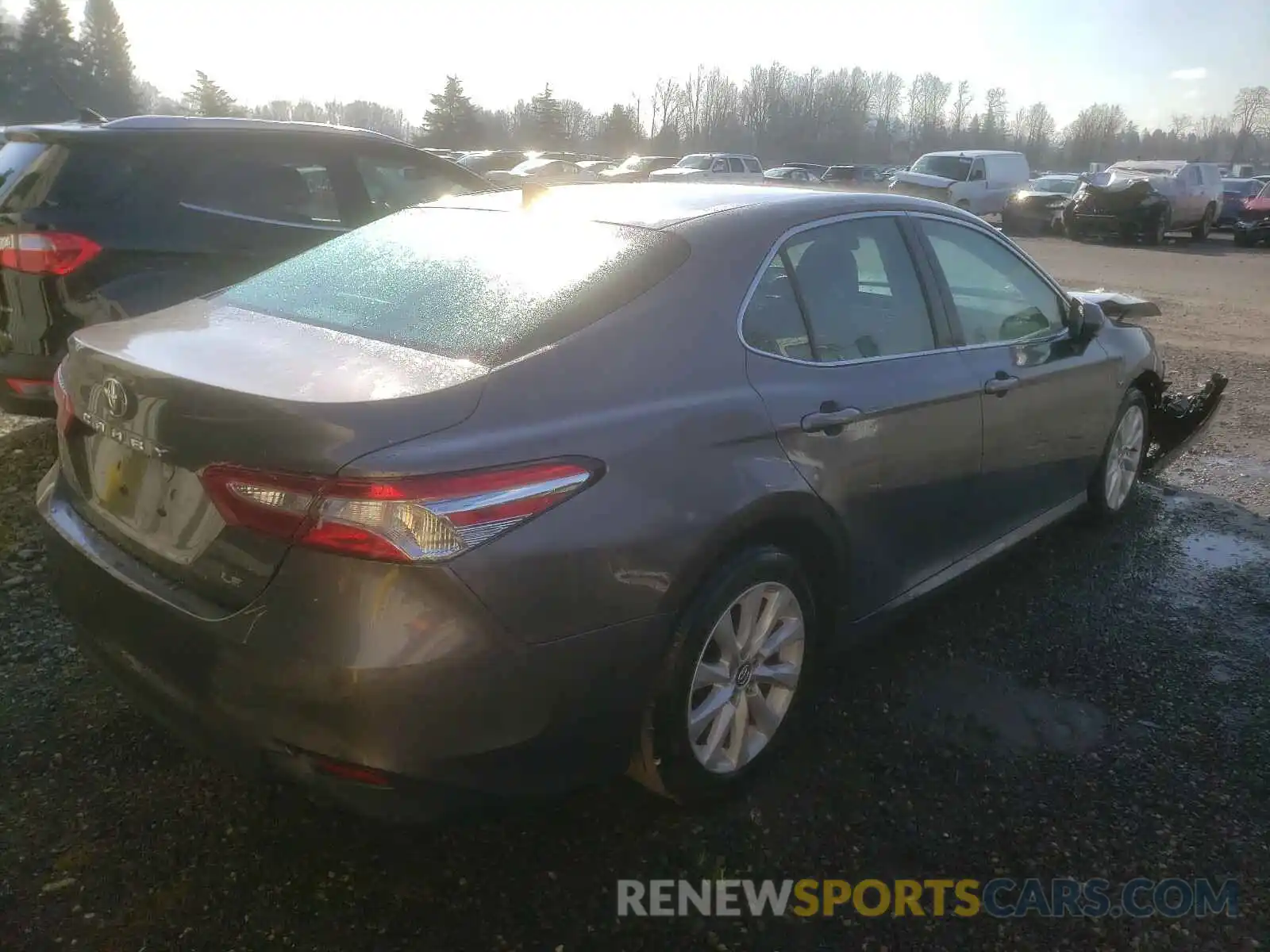 4 Photograph of a damaged car 4T1C11AK9LU331037 TOYOTA CAMRY 2020