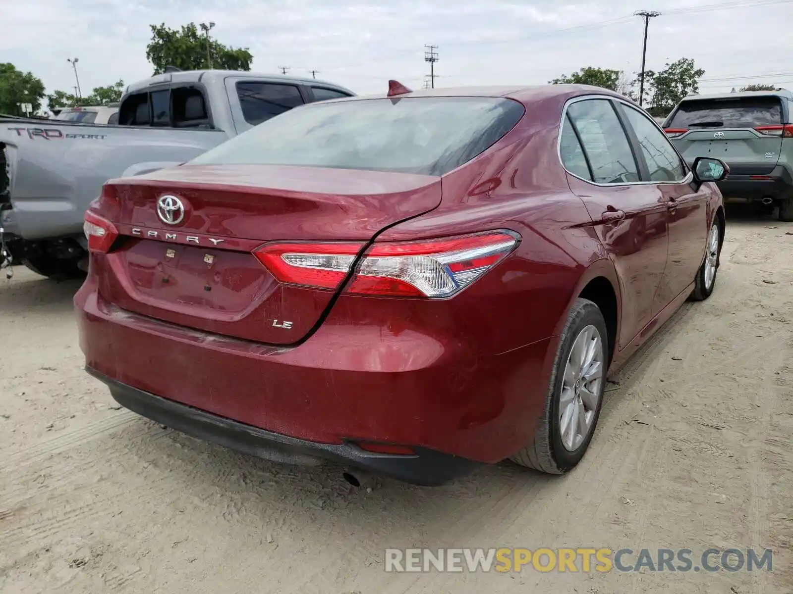 4 Photograph of a damaged car 4T1C11AK9LU333581 TOYOTA CAMRY 2020