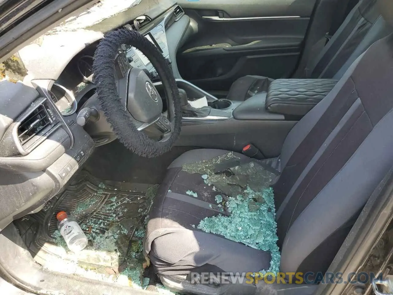 7 Photograph of a damaged car 4T1C11AK9LU348128 TOYOTA CAMRY 2020