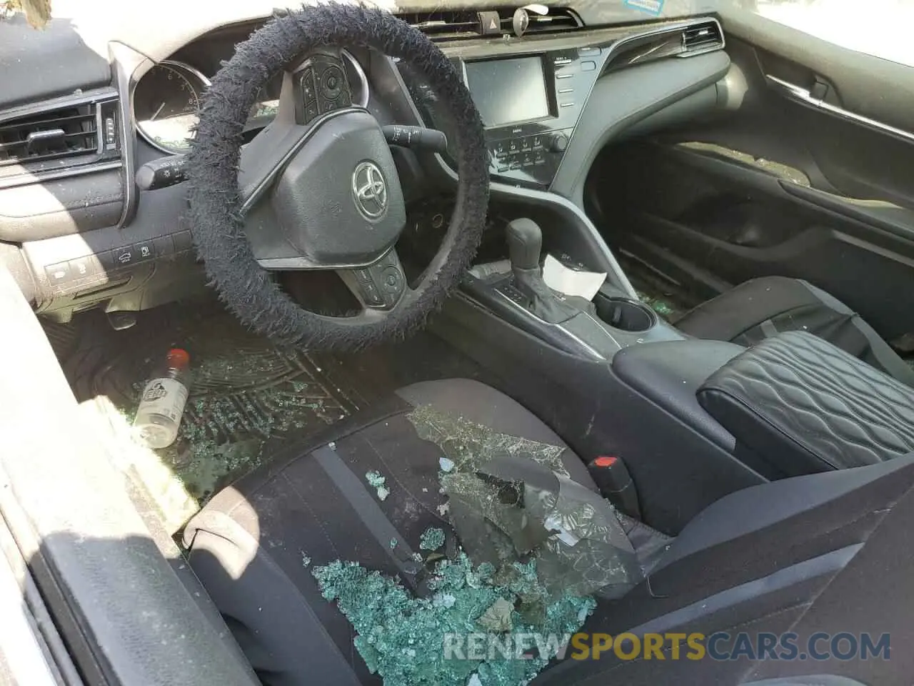 8 Photograph of a damaged car 4T1C11AK9LU348128 TOYOTA CAMRY 2020