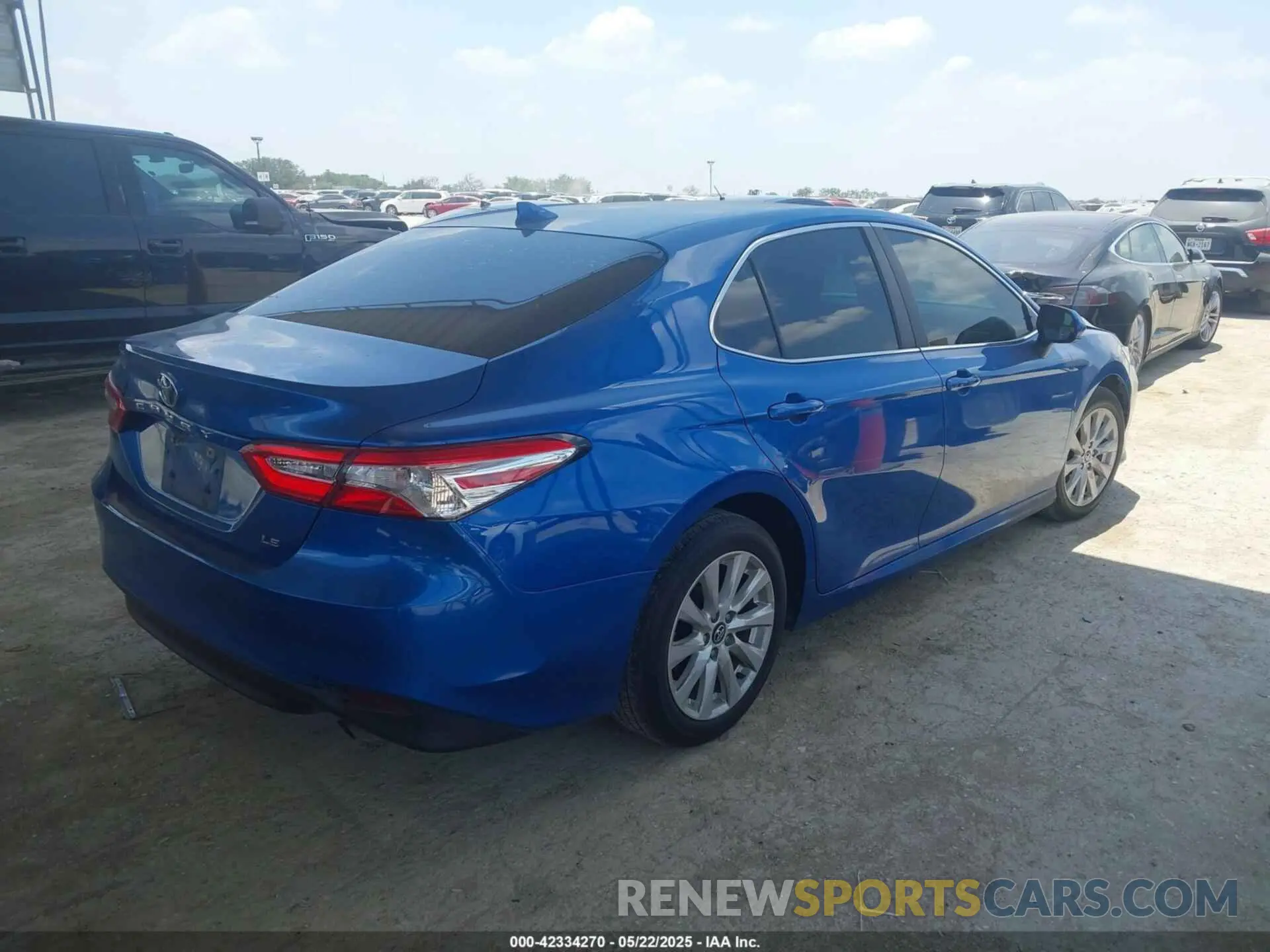 4 Photograph of a damaged car 4T1C11AK9LU351711 TOYOTA CAMRY 2020