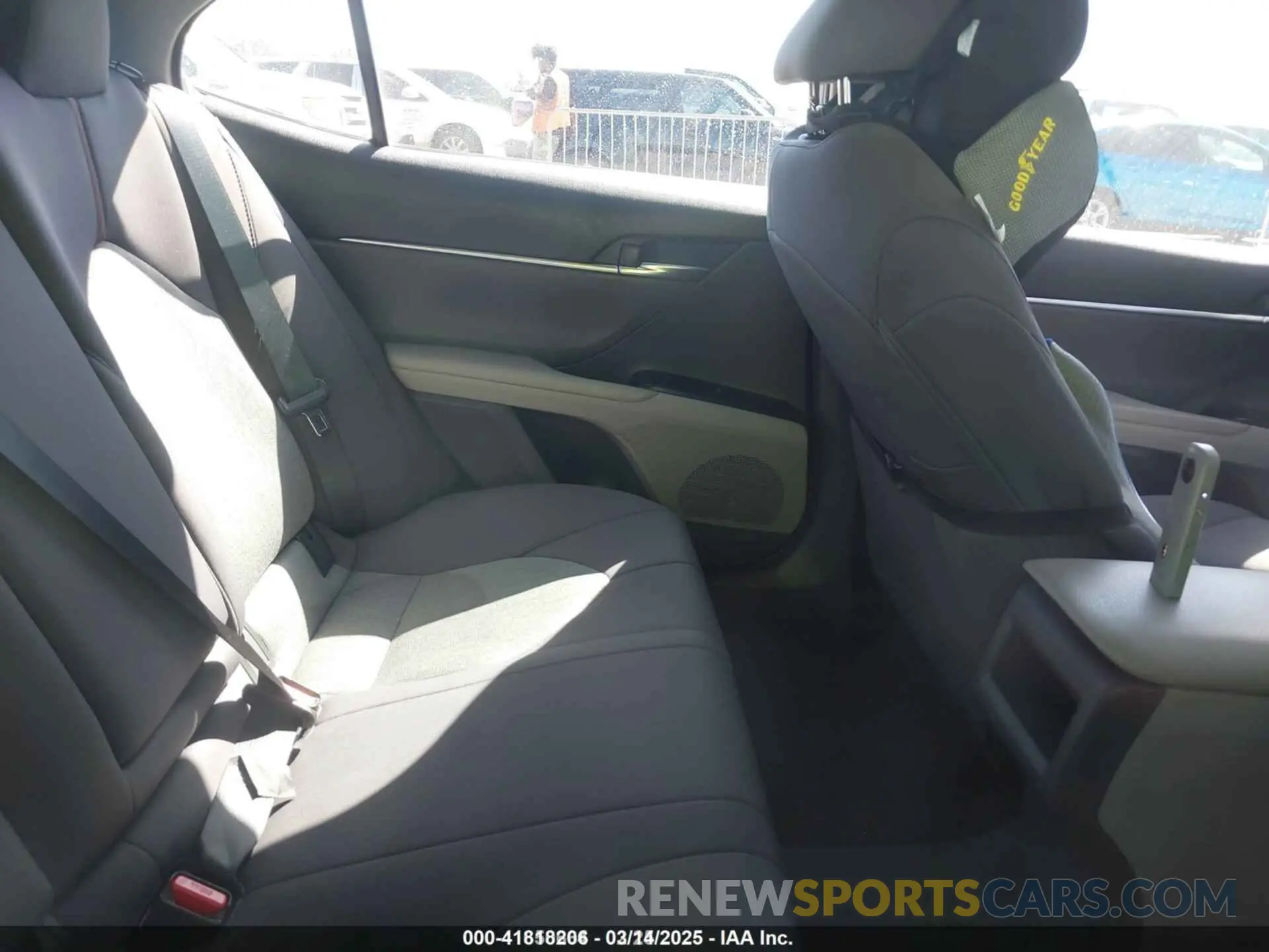 8 Photograph of a damaged car 4T1C11AK9LU352129 TOYOTA CAMRY 2020