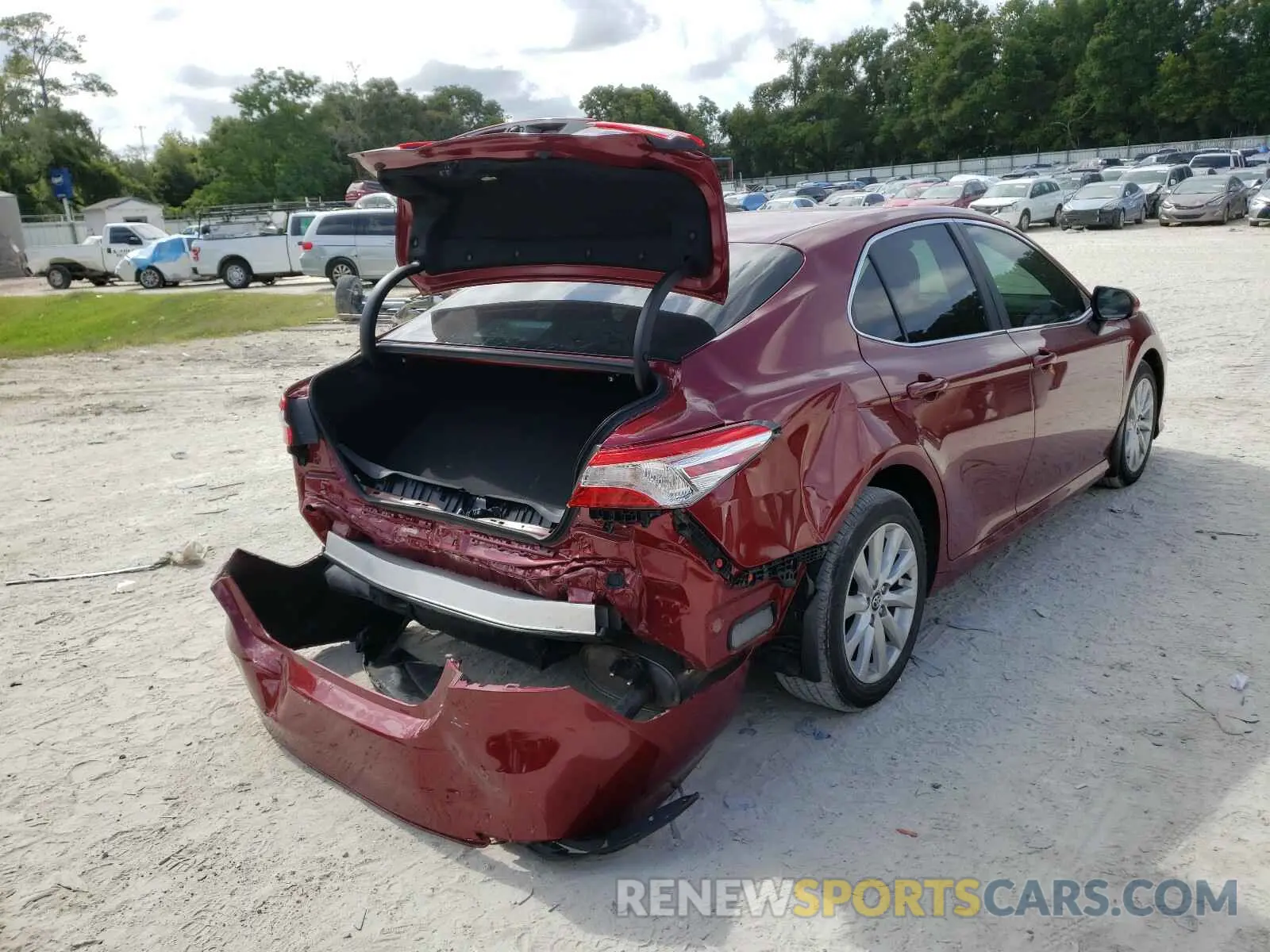4 Photograph of a damaged car 4T1C11AK9LU356018 TOYOTA CAMRY 2020