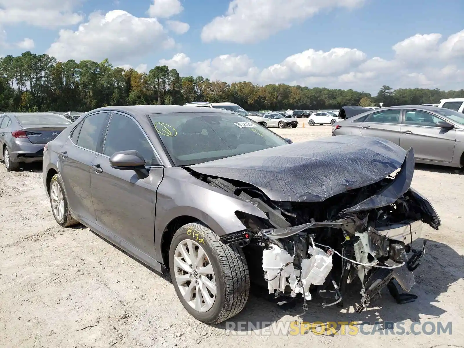 1 Photograph of a damaged car 4T1C11AK9LU370288 TOYOTA CAMRY 2020