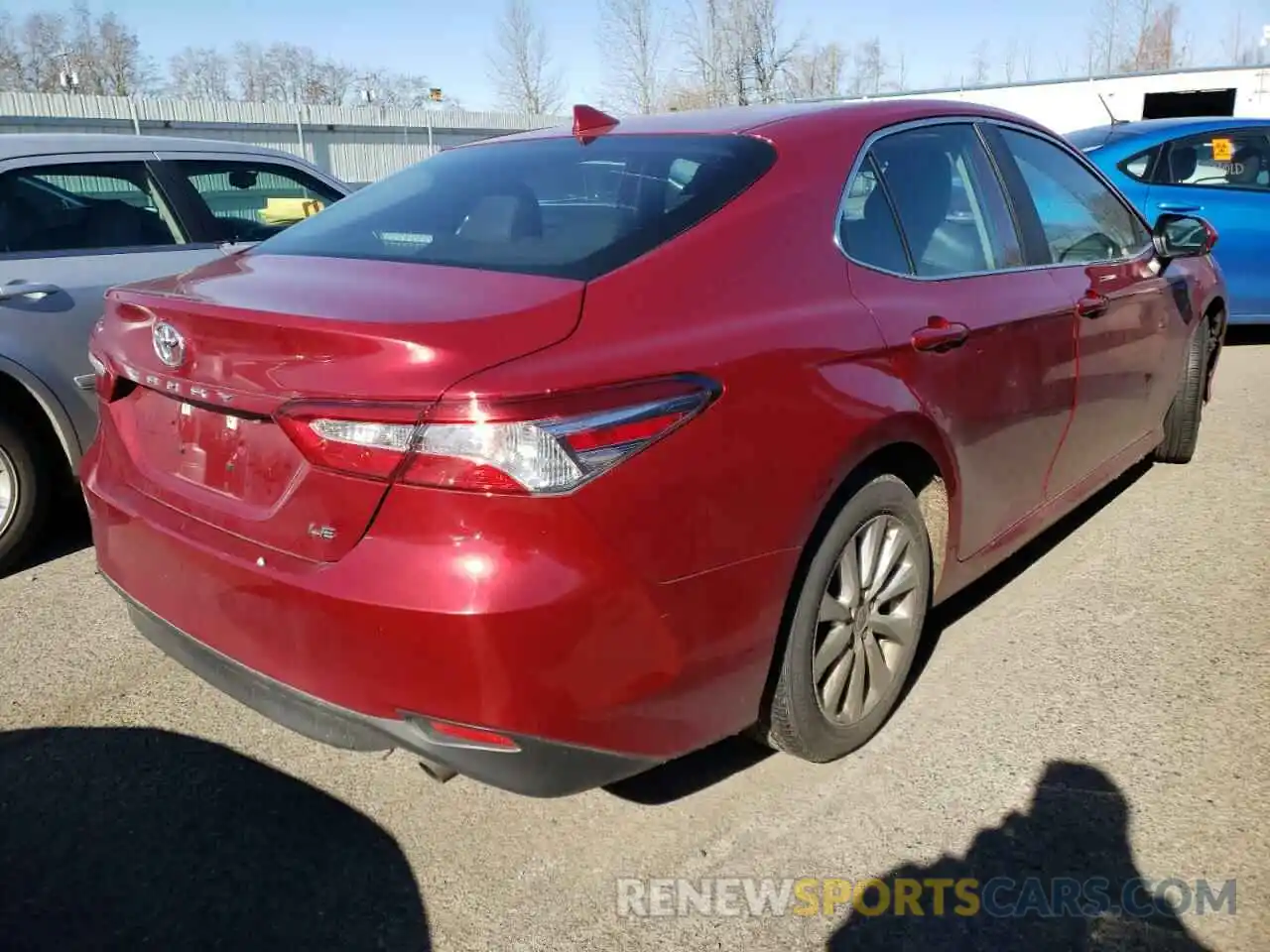 4 Photograph of a damaged car 4T1C11AK9LU374096 TOYOTA CAMRY 2020