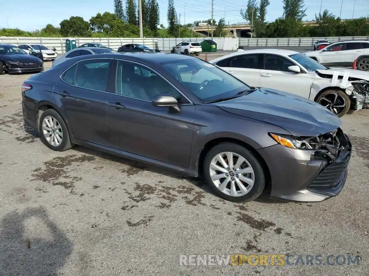 4 Photograph of a damaged car 4T1C11AK9LU376513 TOYOTA CAMRY 2020