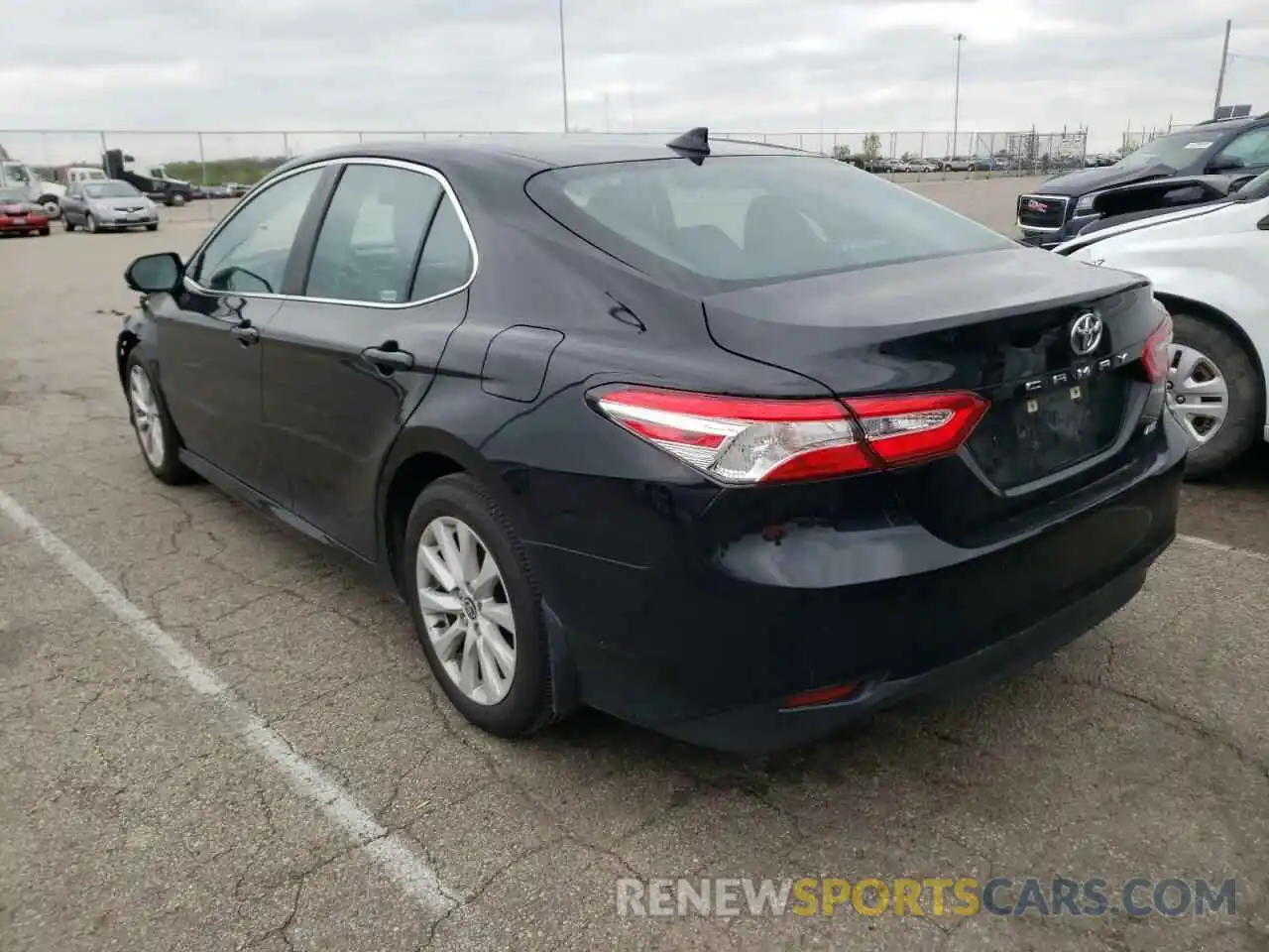 3 Photograph of a damaged car 4T1C11AK9LU385020 TOYOTA CAMRY 2020