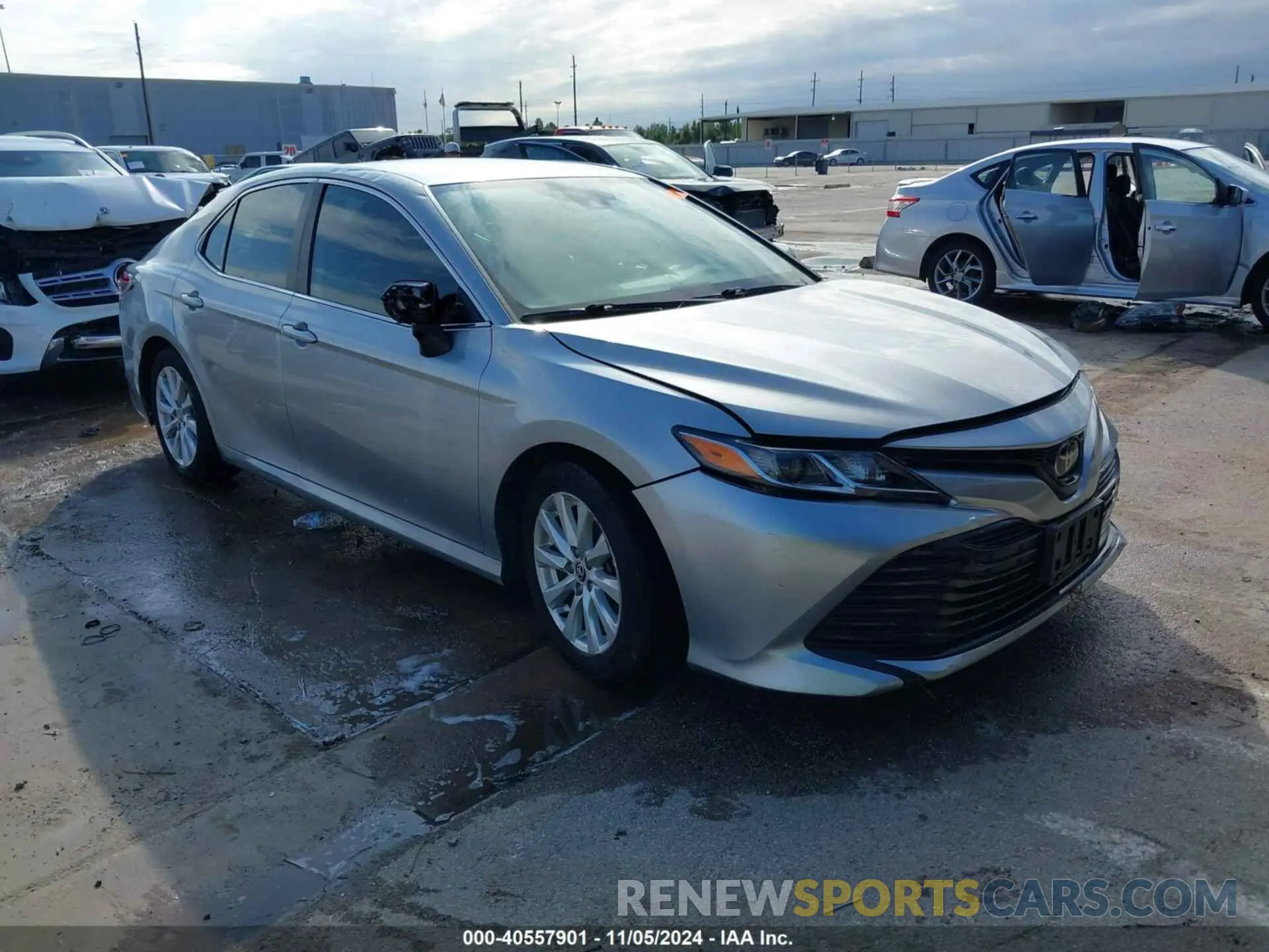 1 Photograph of a damaged car 4T1C11AK9LU511389 TOYOTA CAMRY 2020