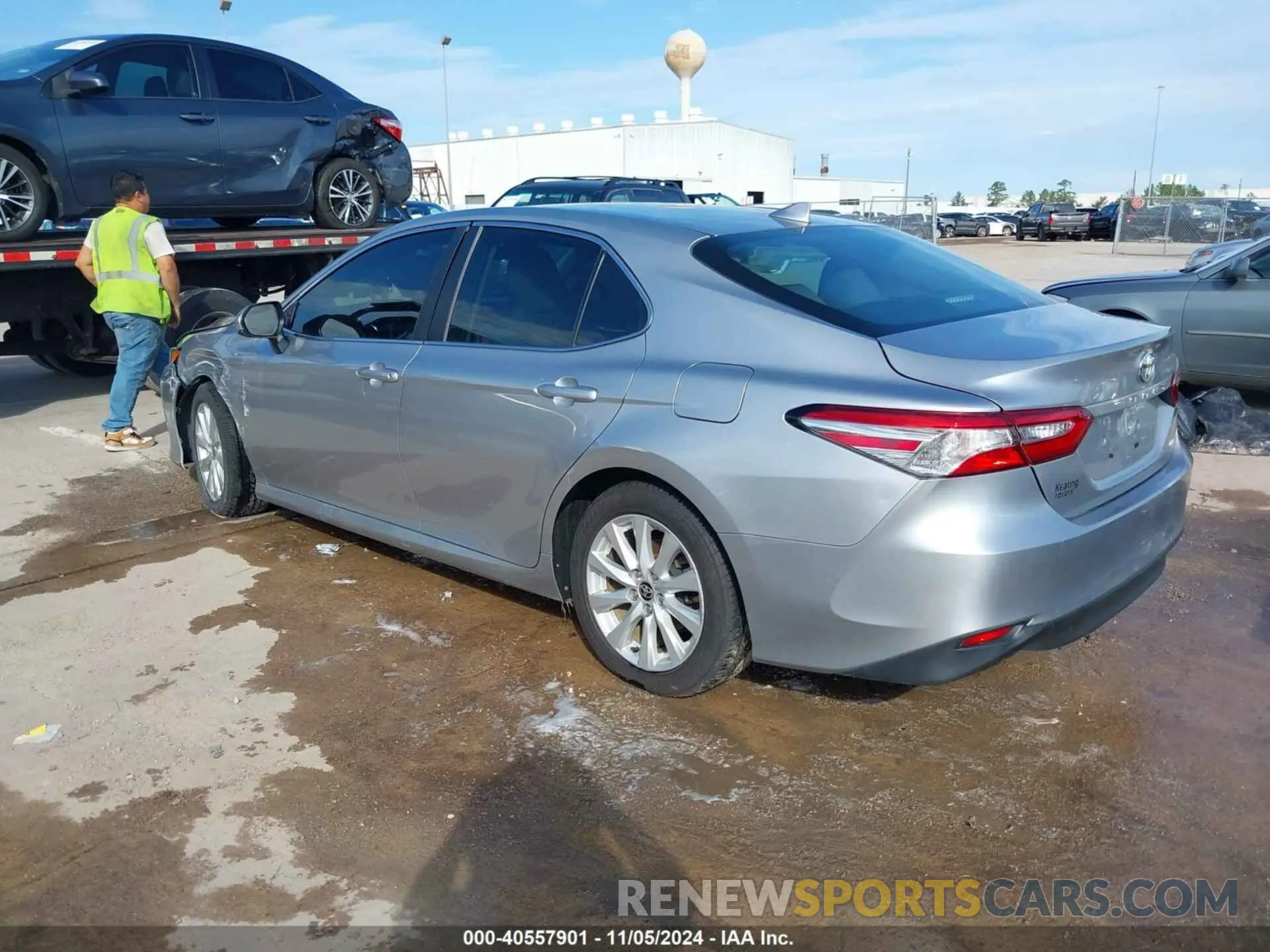 3 Photograph of a damaged car 4T1C11AK9LU511389 TOYOTA CAMRY 2020