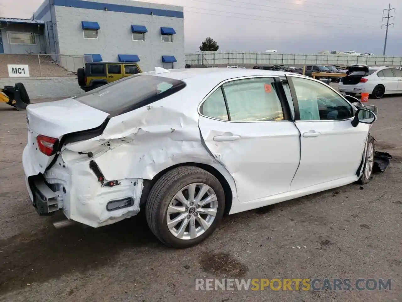 3 Photograph of a damaged car 4T1C11AK9LU877224 TOYOTA CAMRY 2020