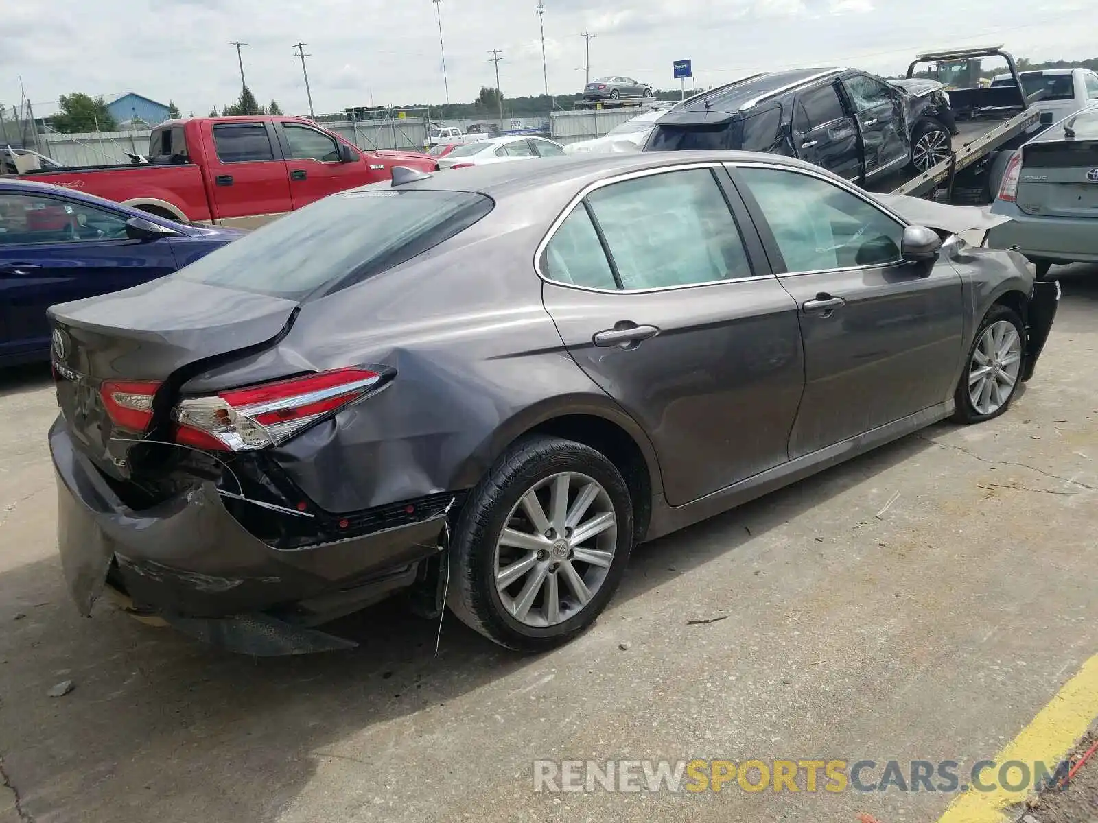 4 Photograph of a damaged car 4T1C11AK9LU880608 TOYOTA CAMRY 2020