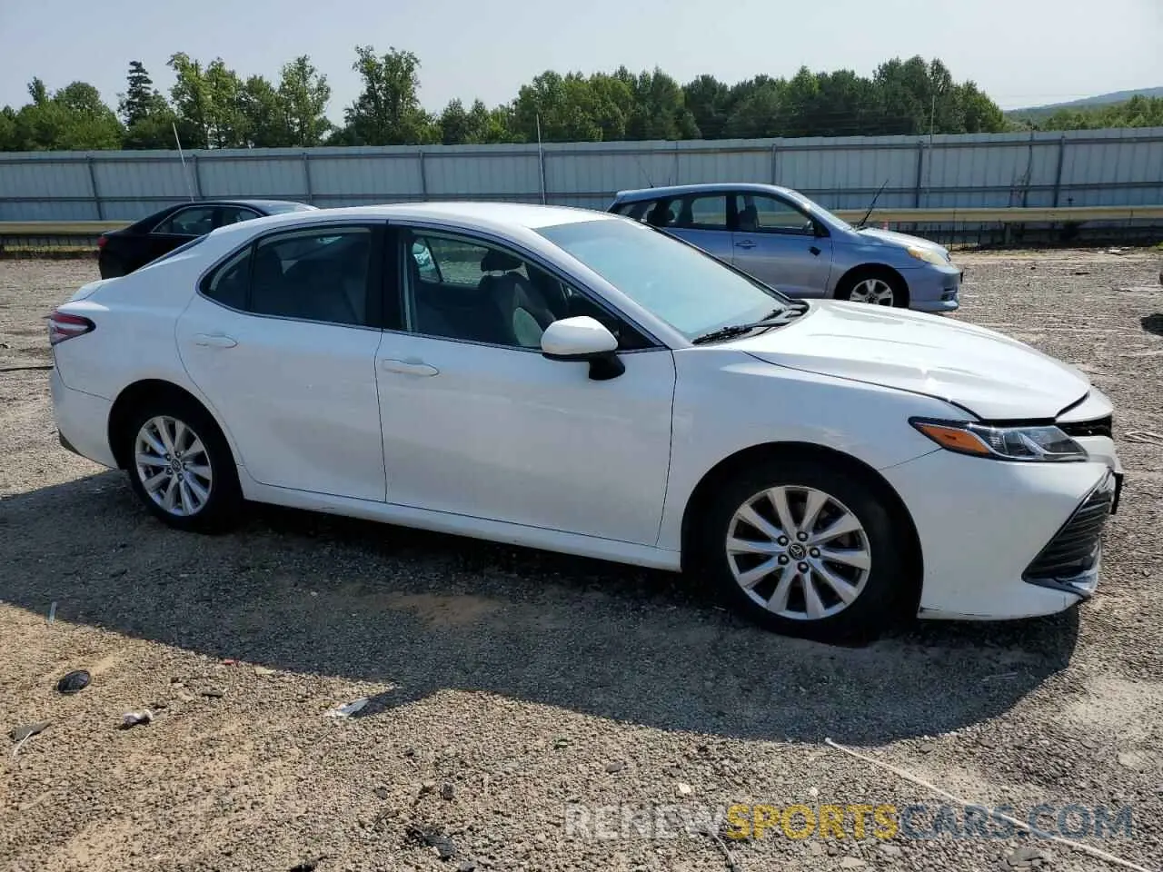 4 Photograph of a damaged car 4T1C11AK9LU881161 TOYOTA CAMRY 2020