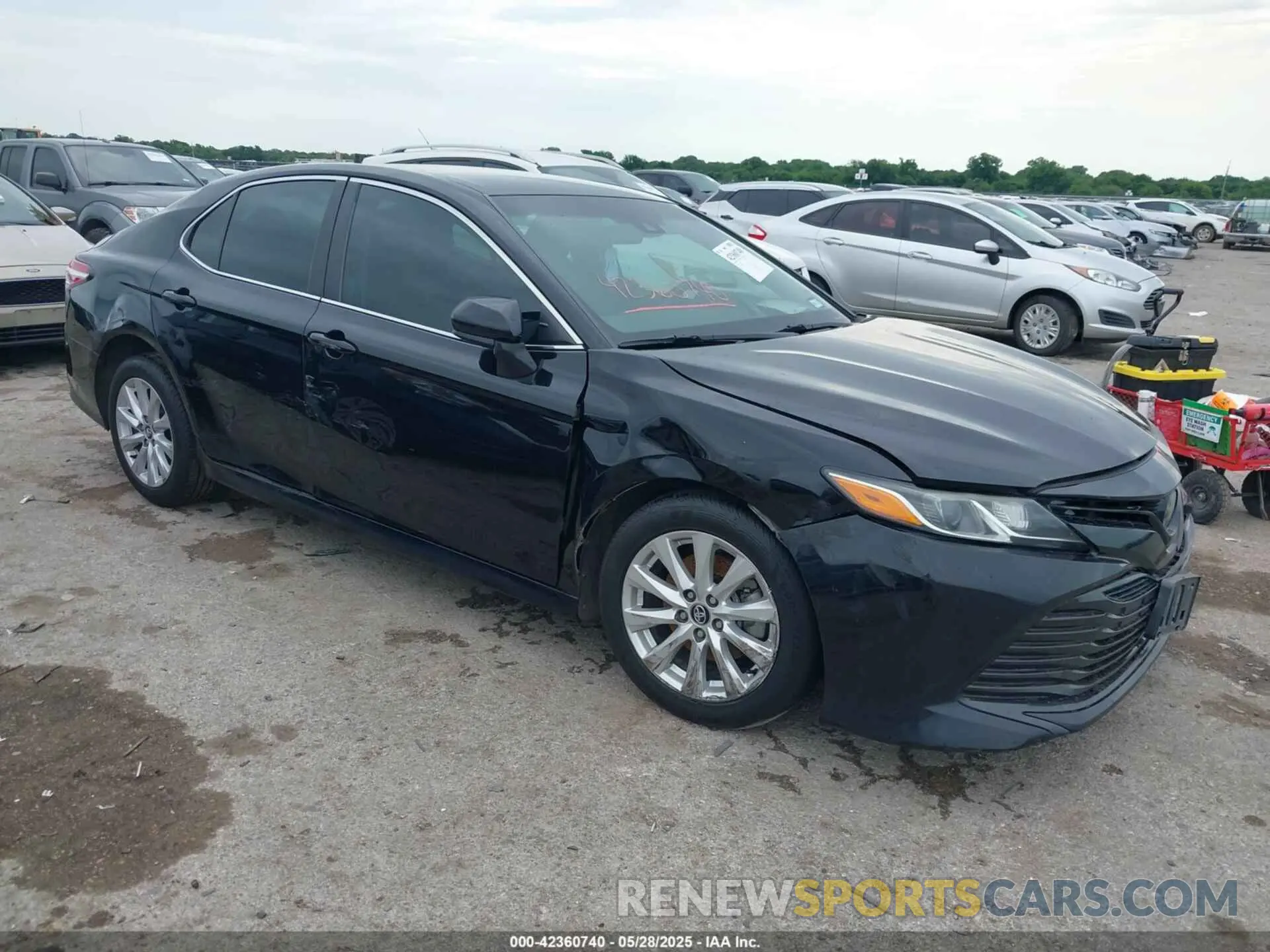 1 Photograph of a damaged car 4T1C11AK9LU881175 TOYOTA CAMRY 2020