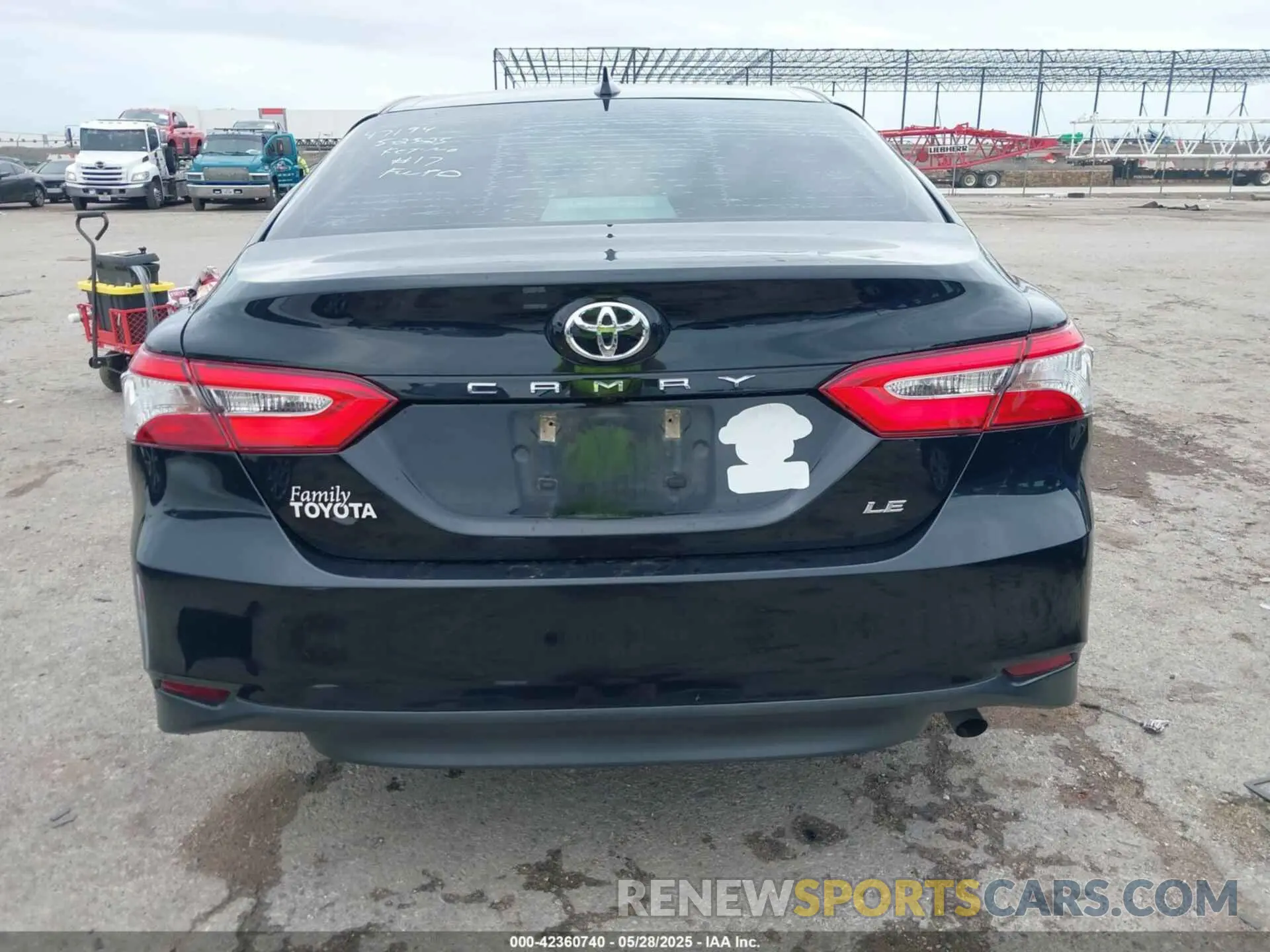 16 Photograph of a damaged car 4T1C11AK9LU881175 TOYOTA CAMRY 2020