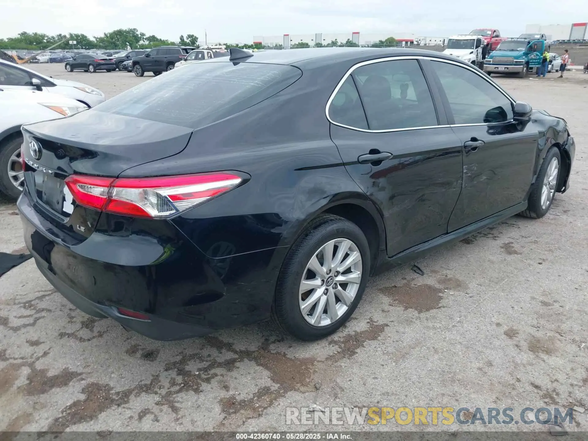 4 Photograph of a damaged car 4T1C11AK9LU881175 TOYOTA CAMRY 2020