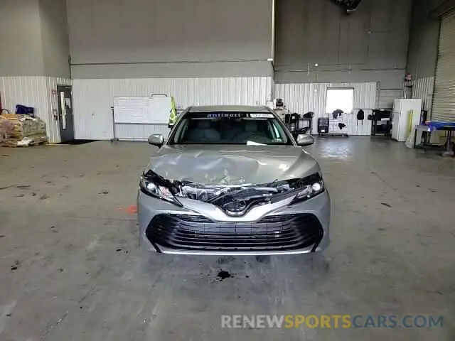 11 Photograph of a damaged car 4T1C11AK9LU911601 TOYOTA CAMRY 2020