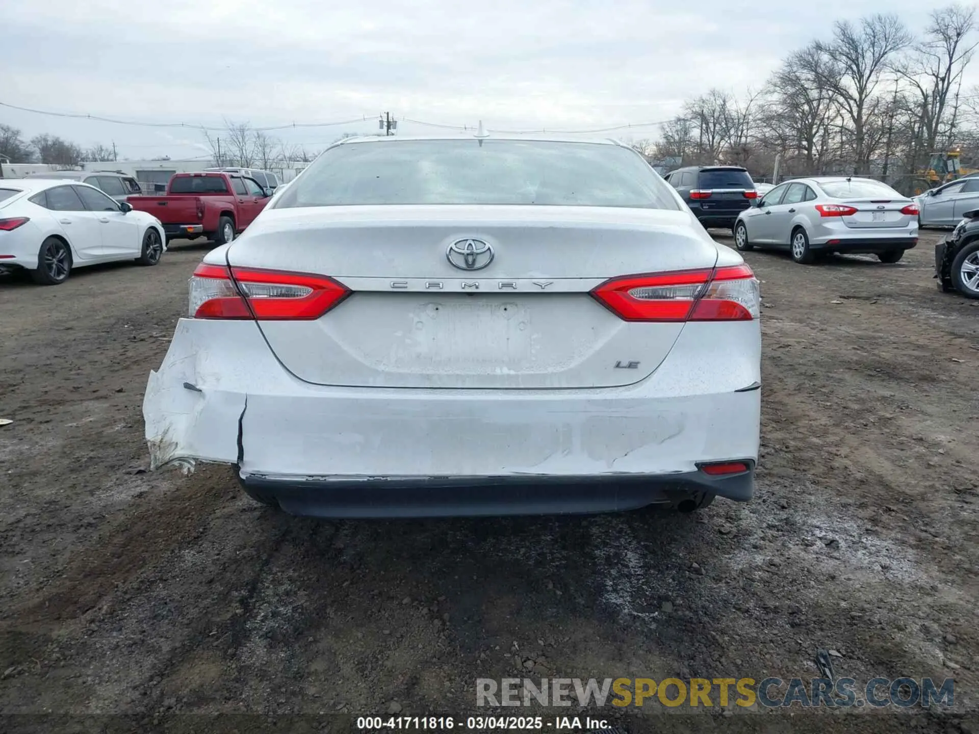 16 Photograph of a damaged car 4T1C11AK9LU912585 TOYOTA CAMRY 2020