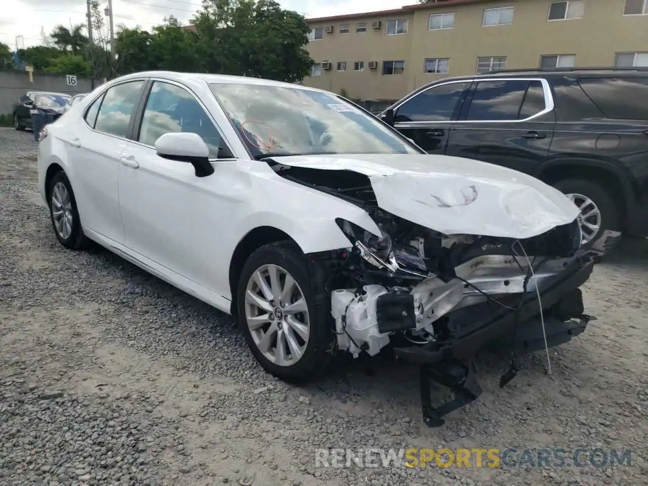 1 Photograph of a damaged car 4T1C11AK9LU916586 TOYOTA CAMRY 2020