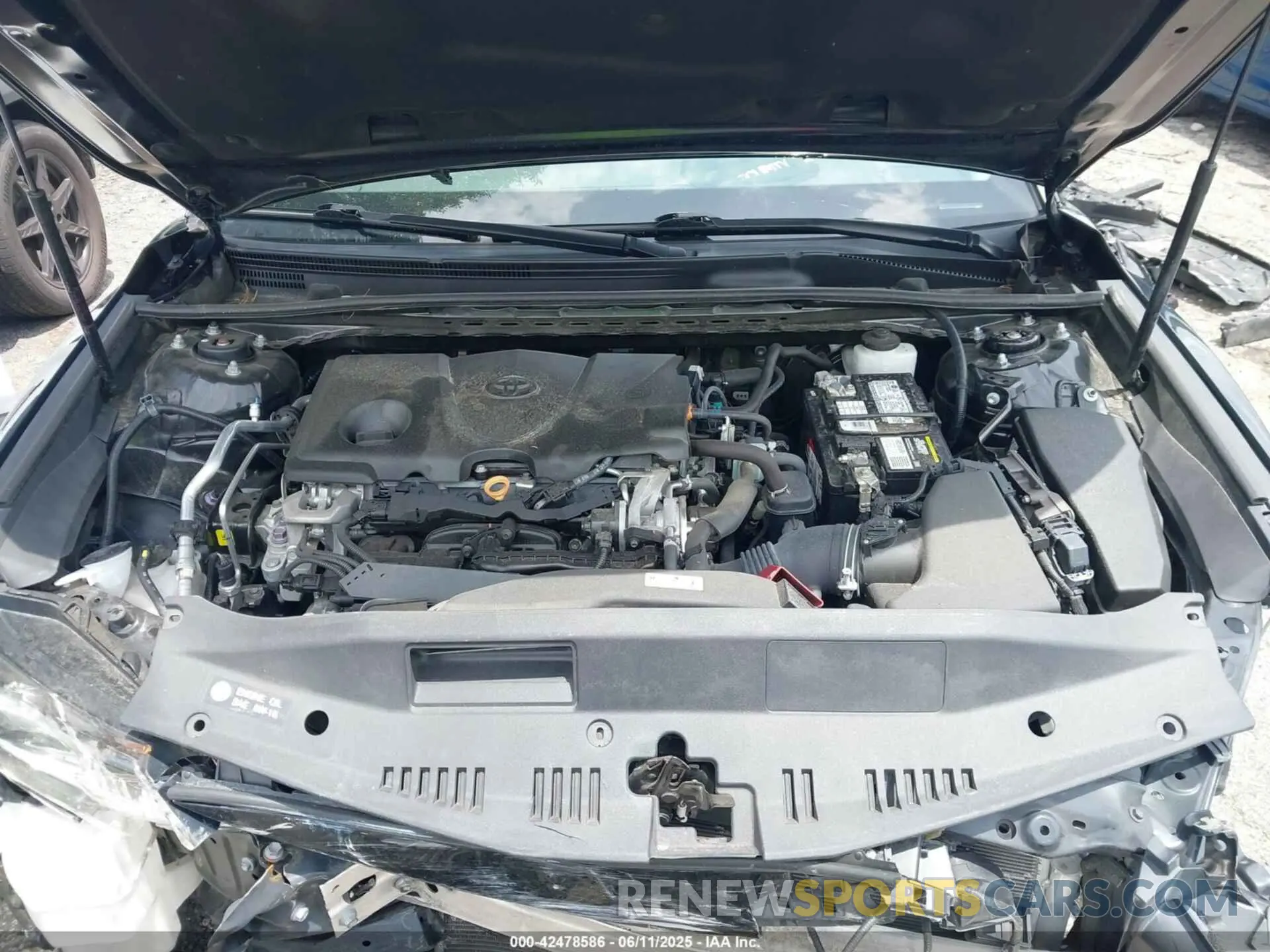 10 Photograph of a damaged car 4T1C11AK9LU921352 TOYOTA CAMRY 2020