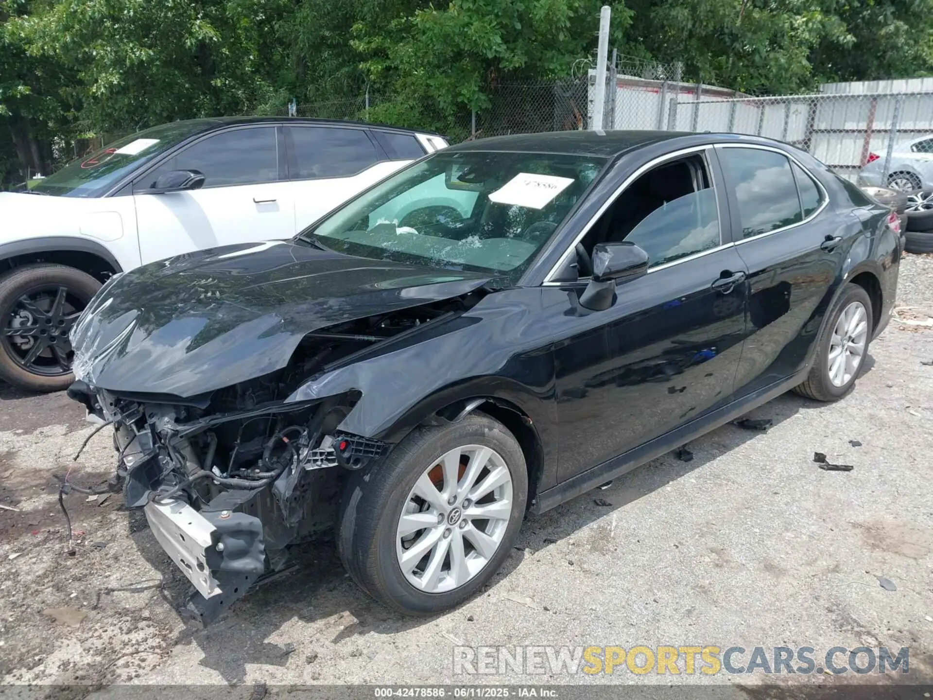 2 Photograph of a damaged car 4T1C11AK9LU921352 TOYOTA CAMRY 2020
